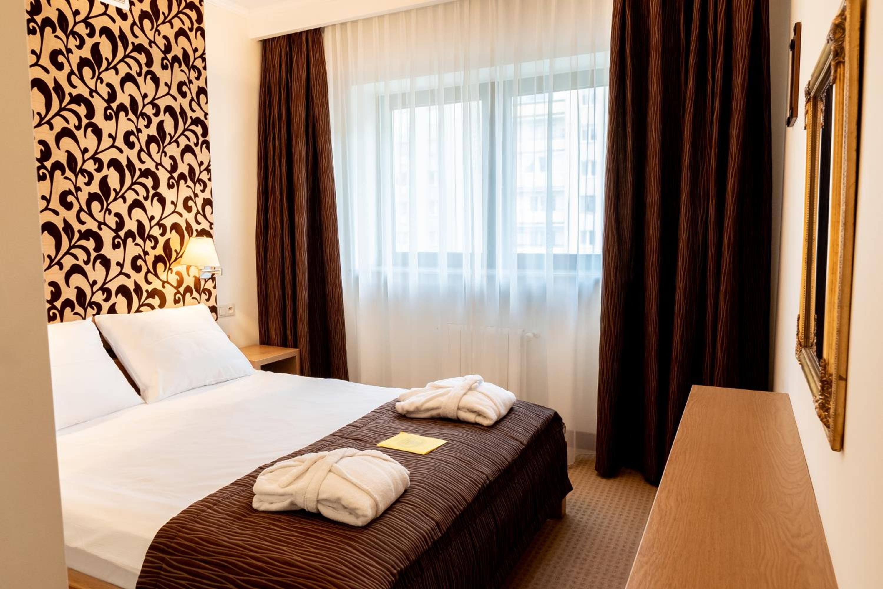 Suite - Photo 12