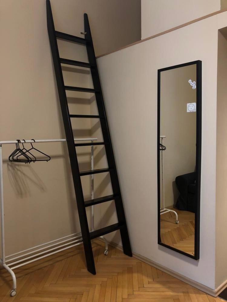 One-Bedroom Apartment - Photo 11