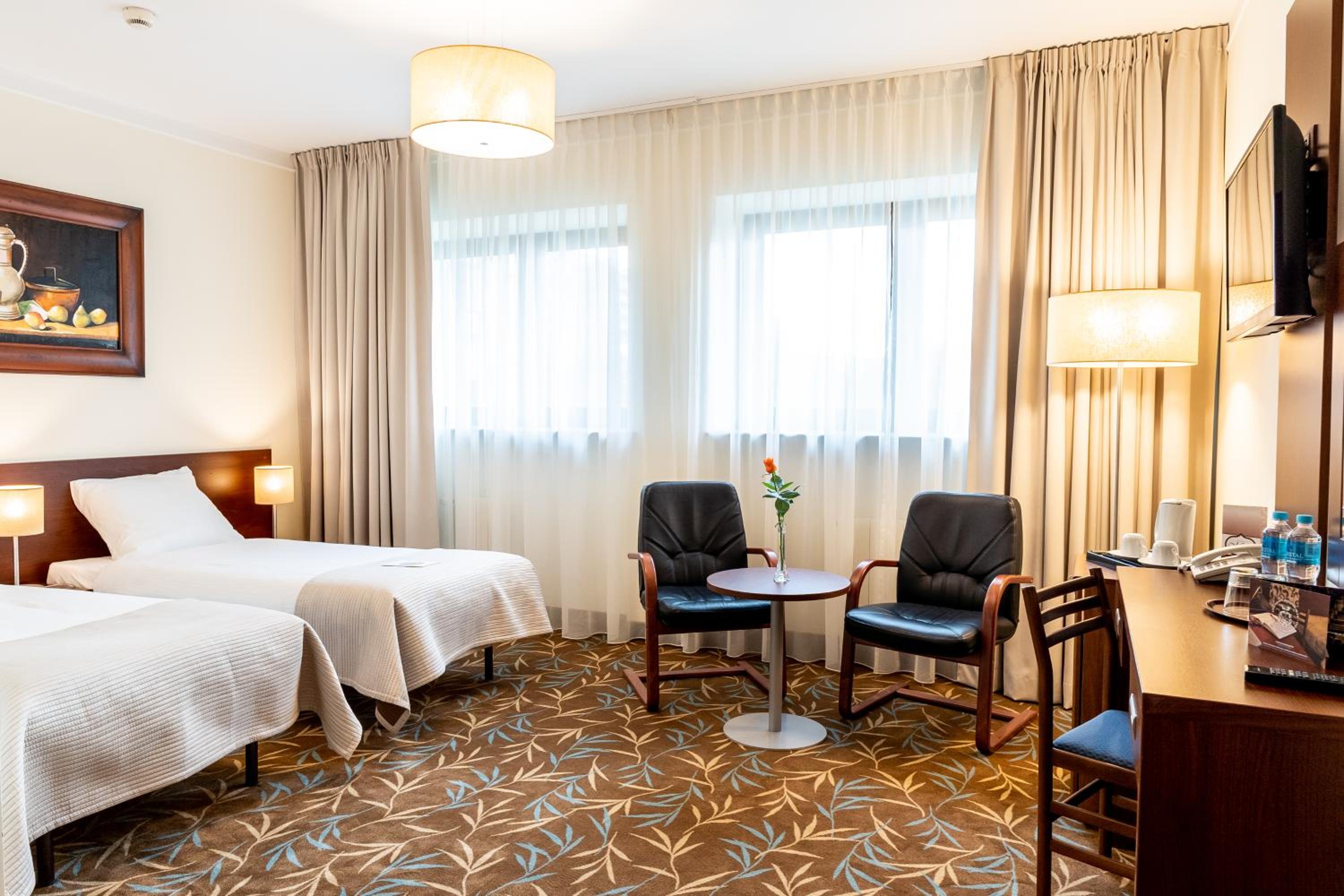 Standard Twin Room - Photo 2