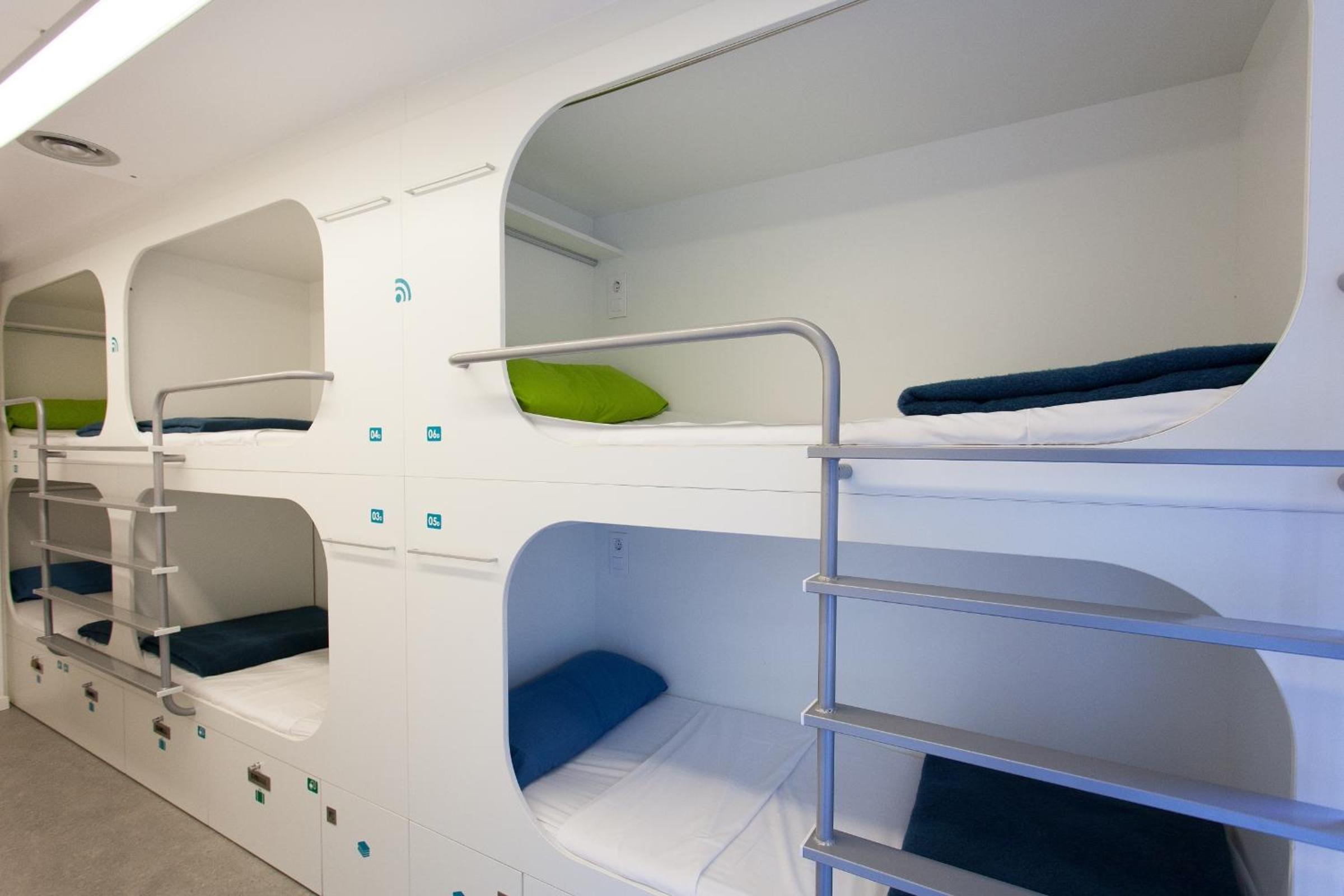 Bed in 12-Bed Mixed Dormitory Room photo 3