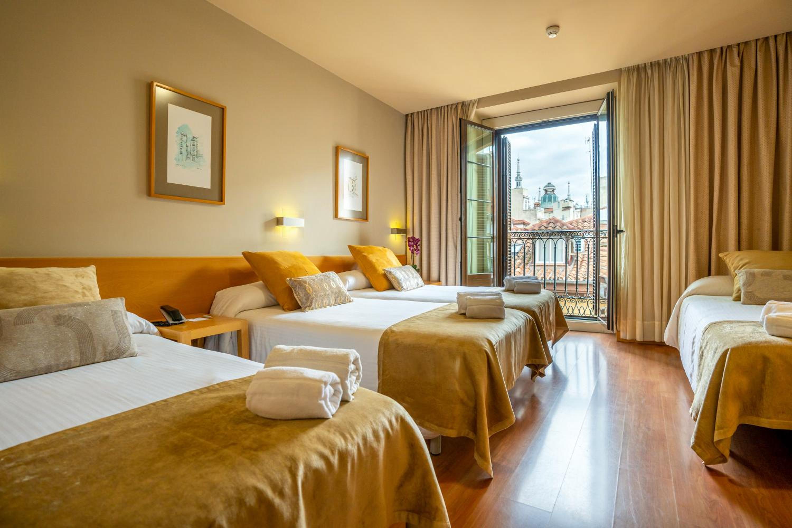 Triple Room