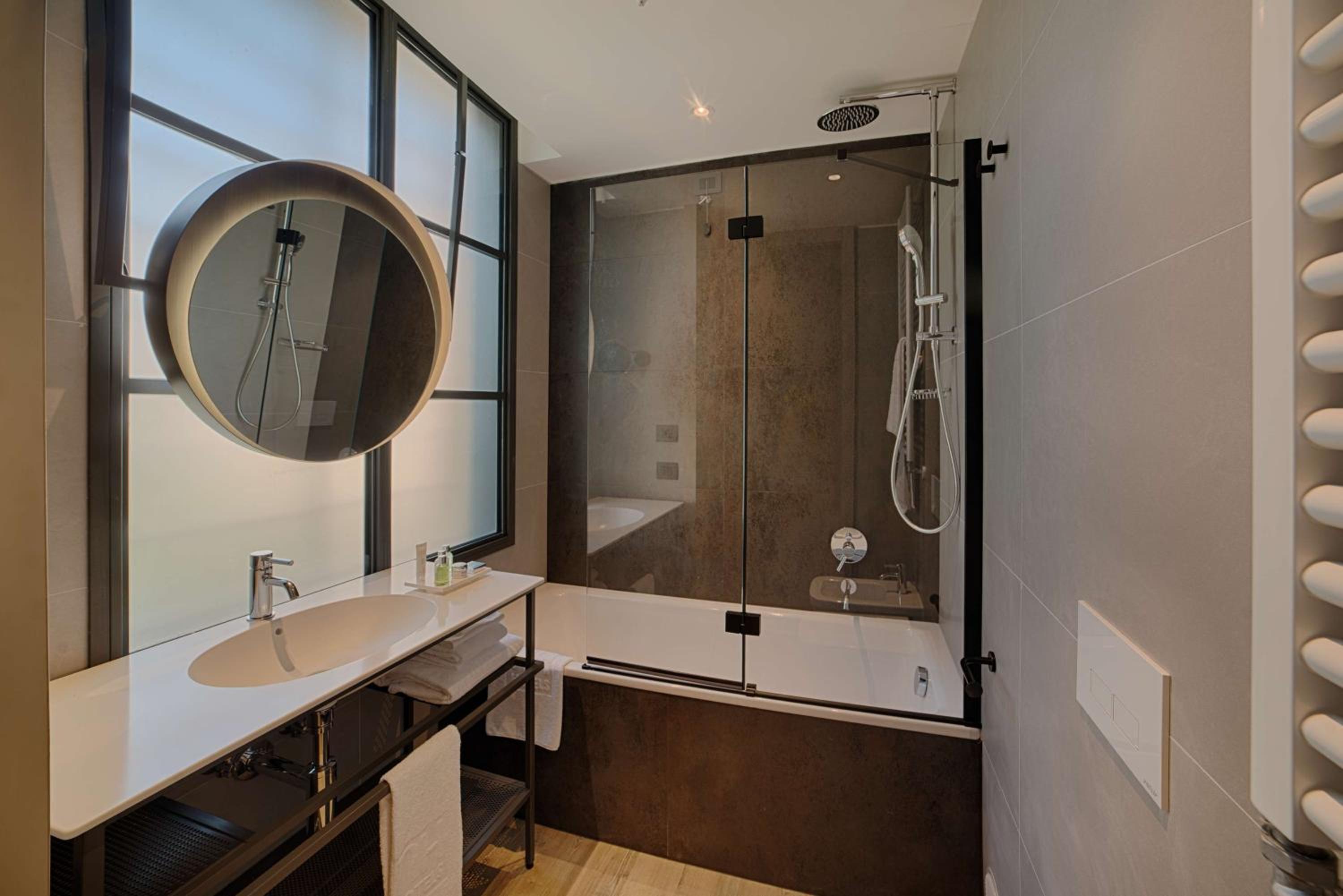 Superior Double or Twin Room Park View - Photo 3