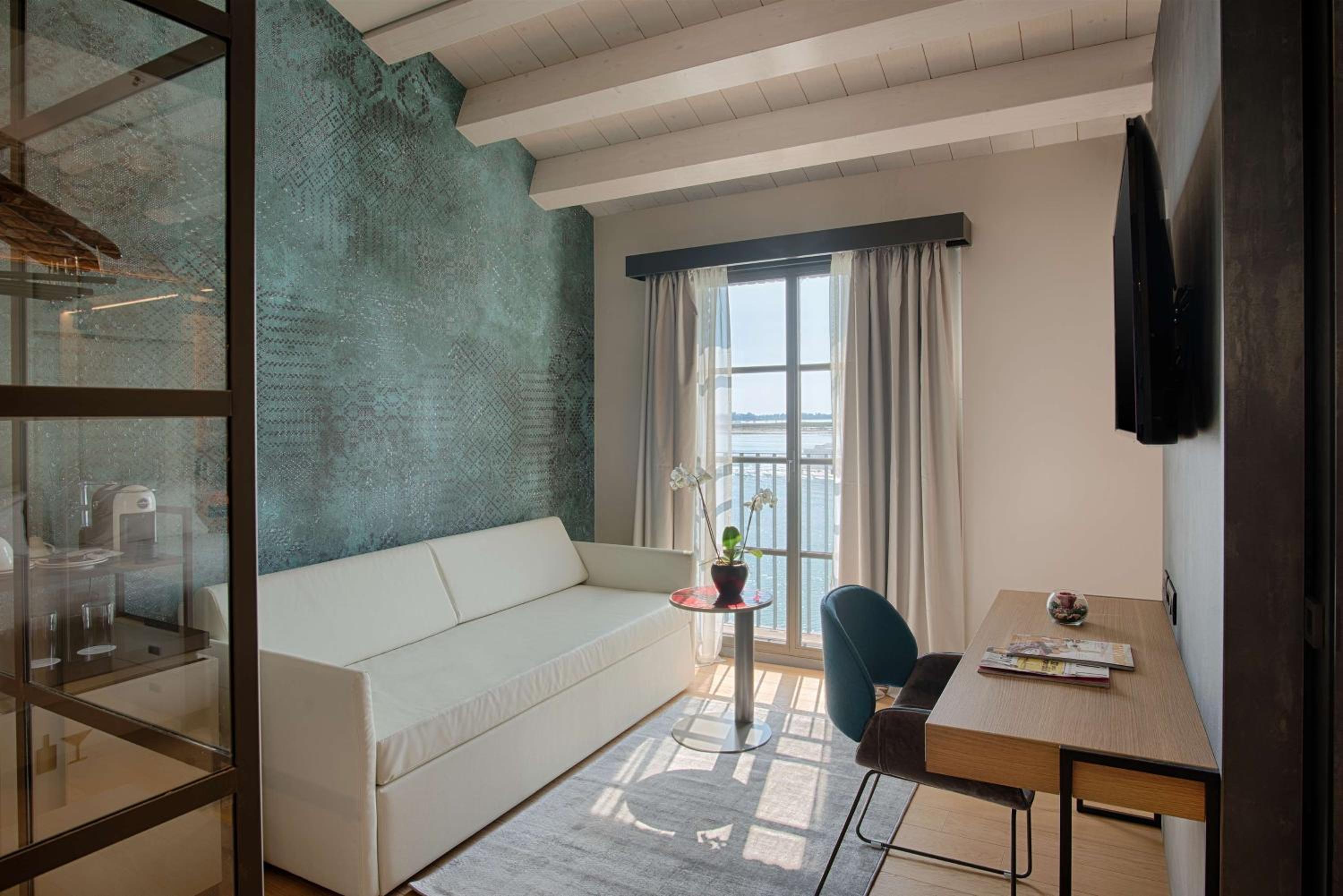 Suite Laguna View - Photo 7