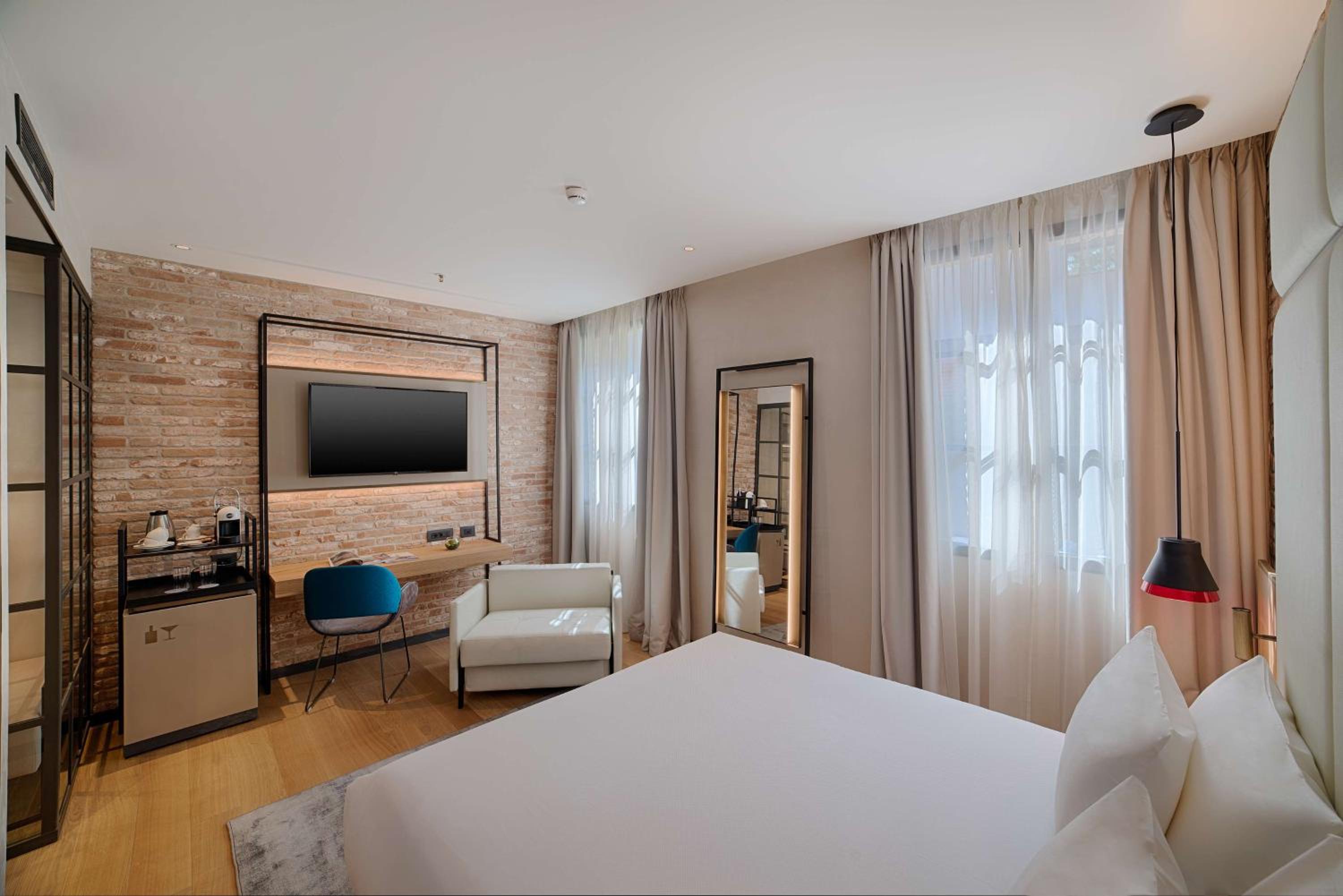 Premium Double Room with Terrace - Photo 1