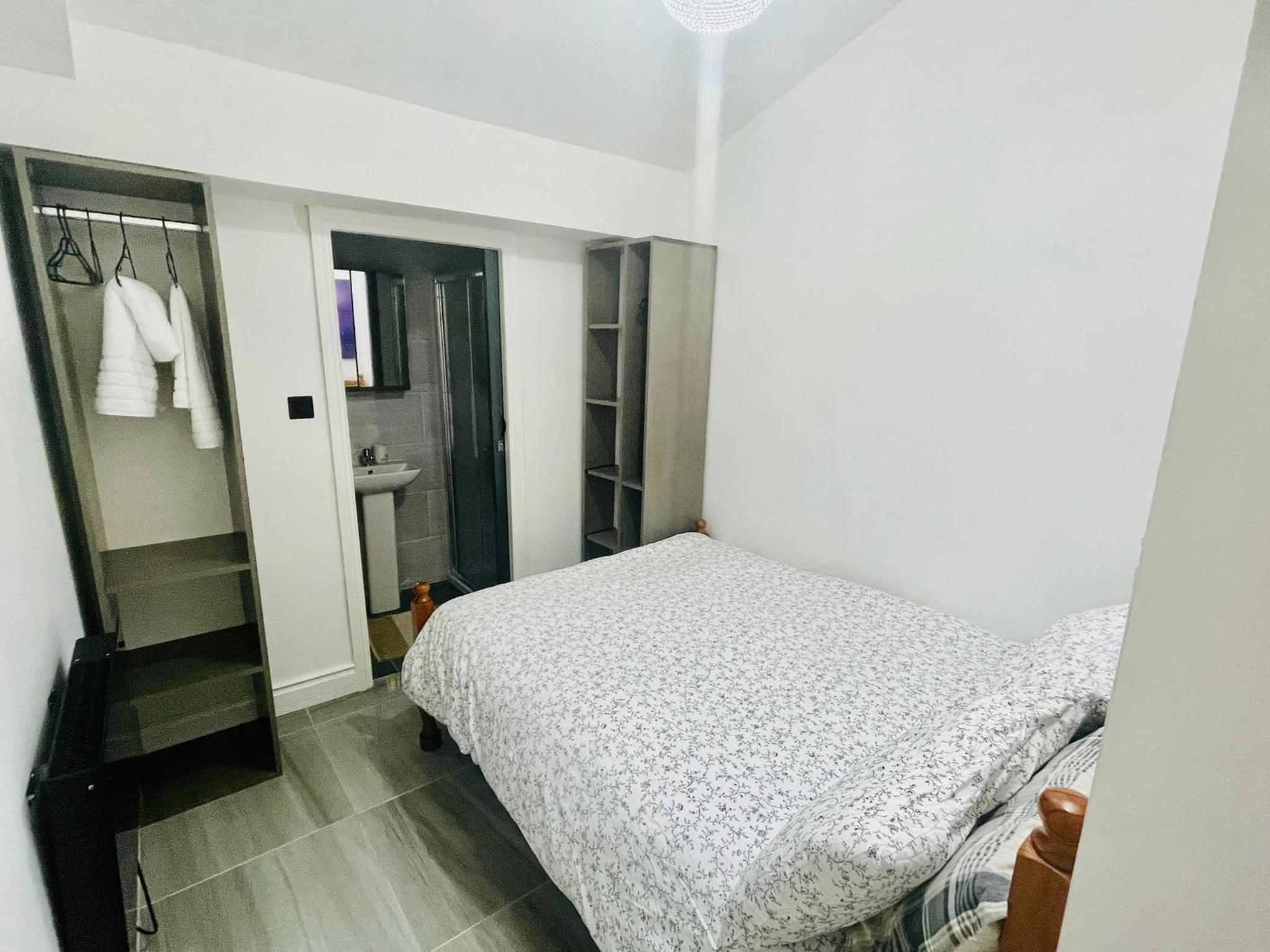 One-Bedroom Apartment - Photo 10