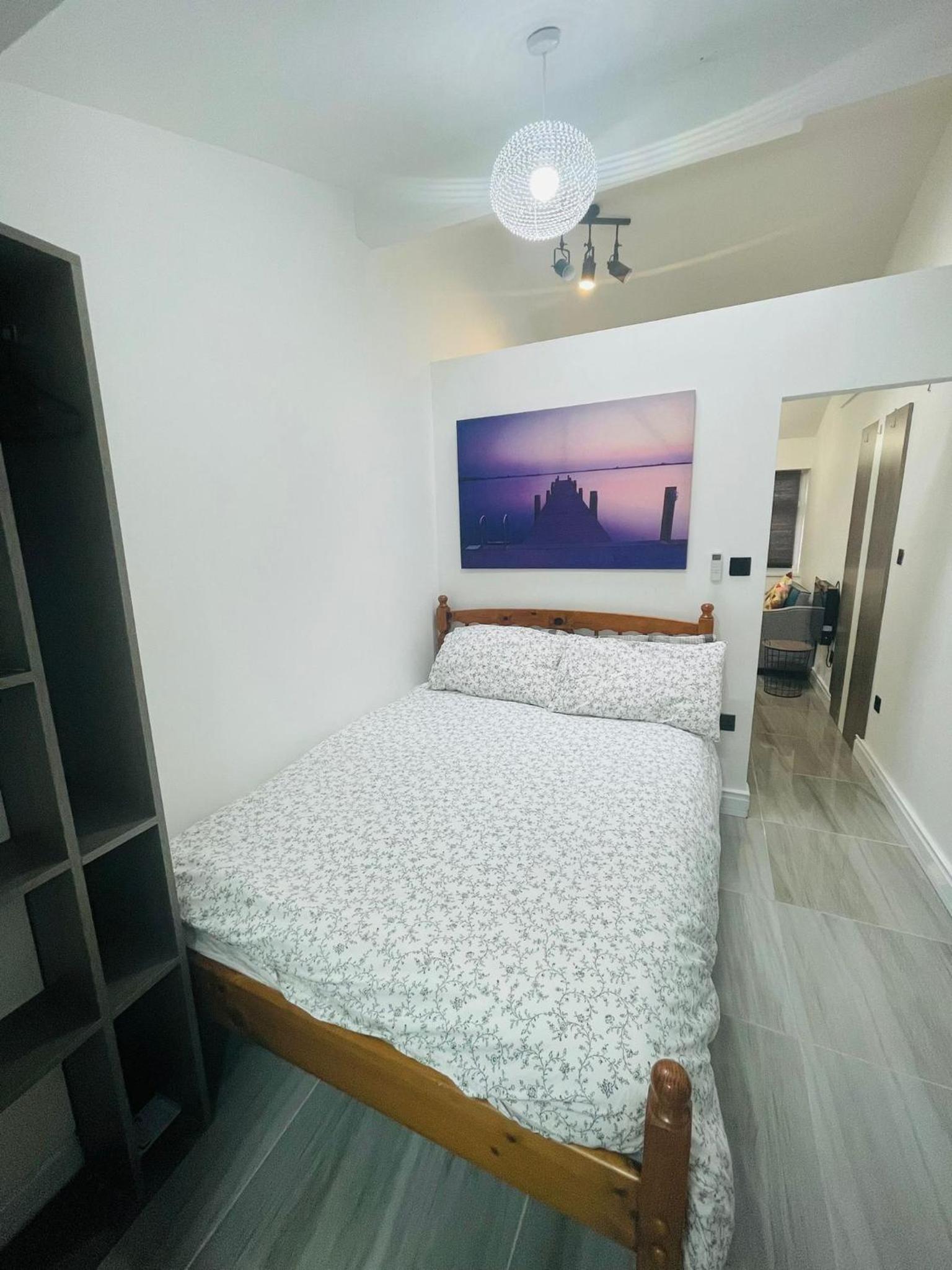 One-Bedroom Apartment - Photo 12