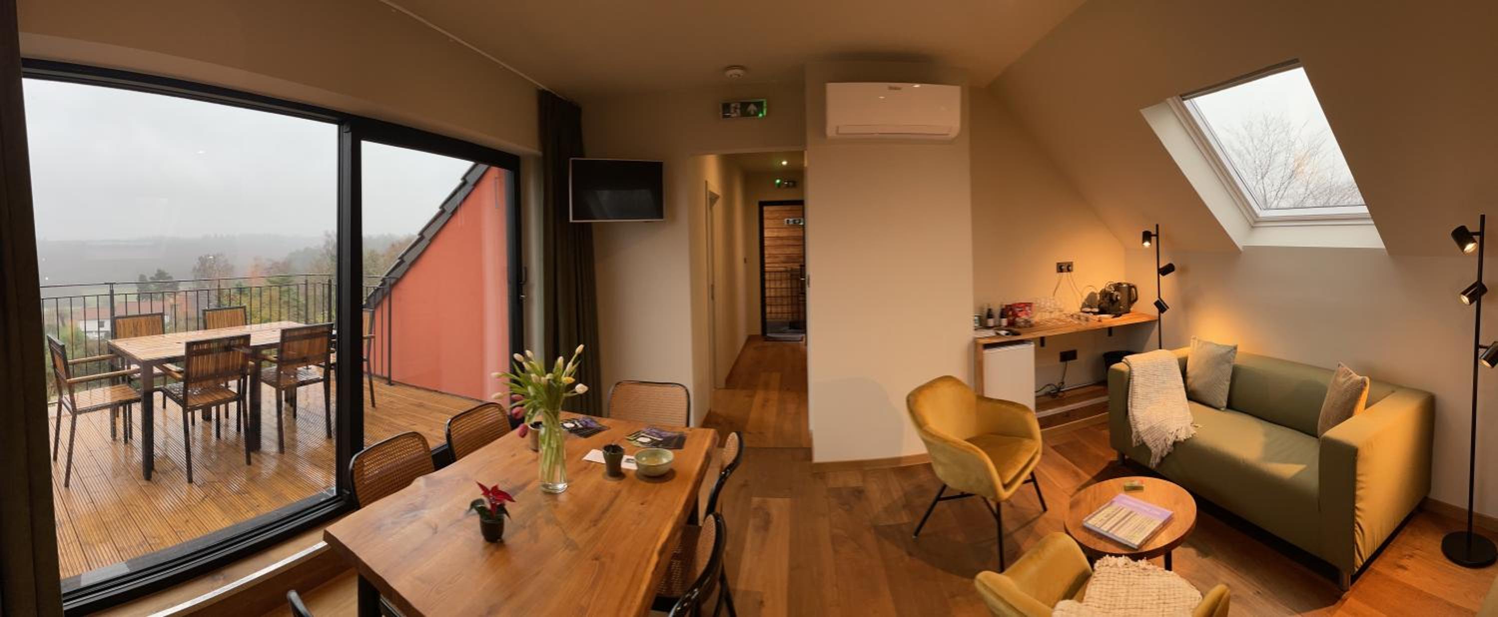 Family Room with Terrace photo 1