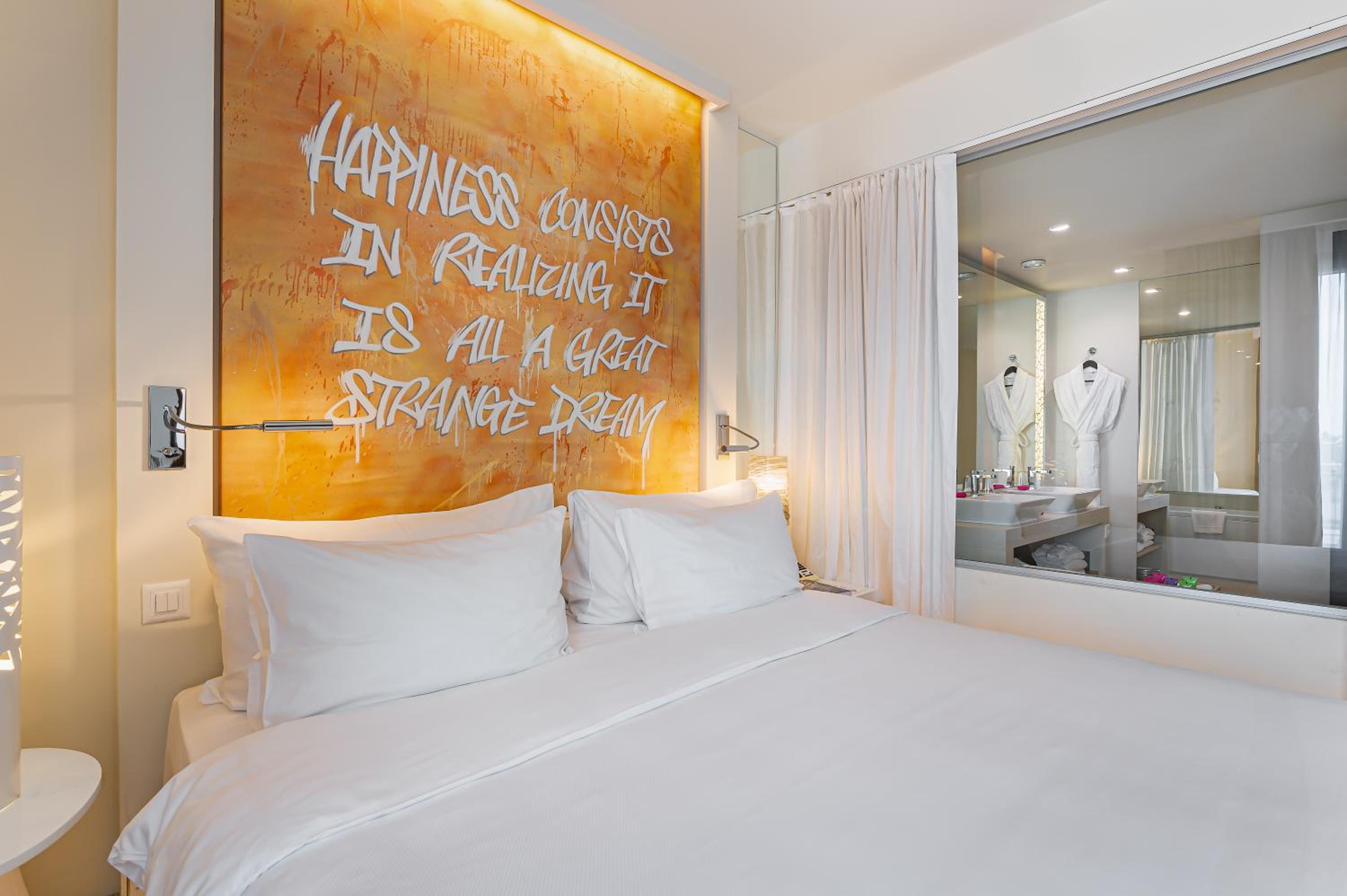 Suite with Lake View