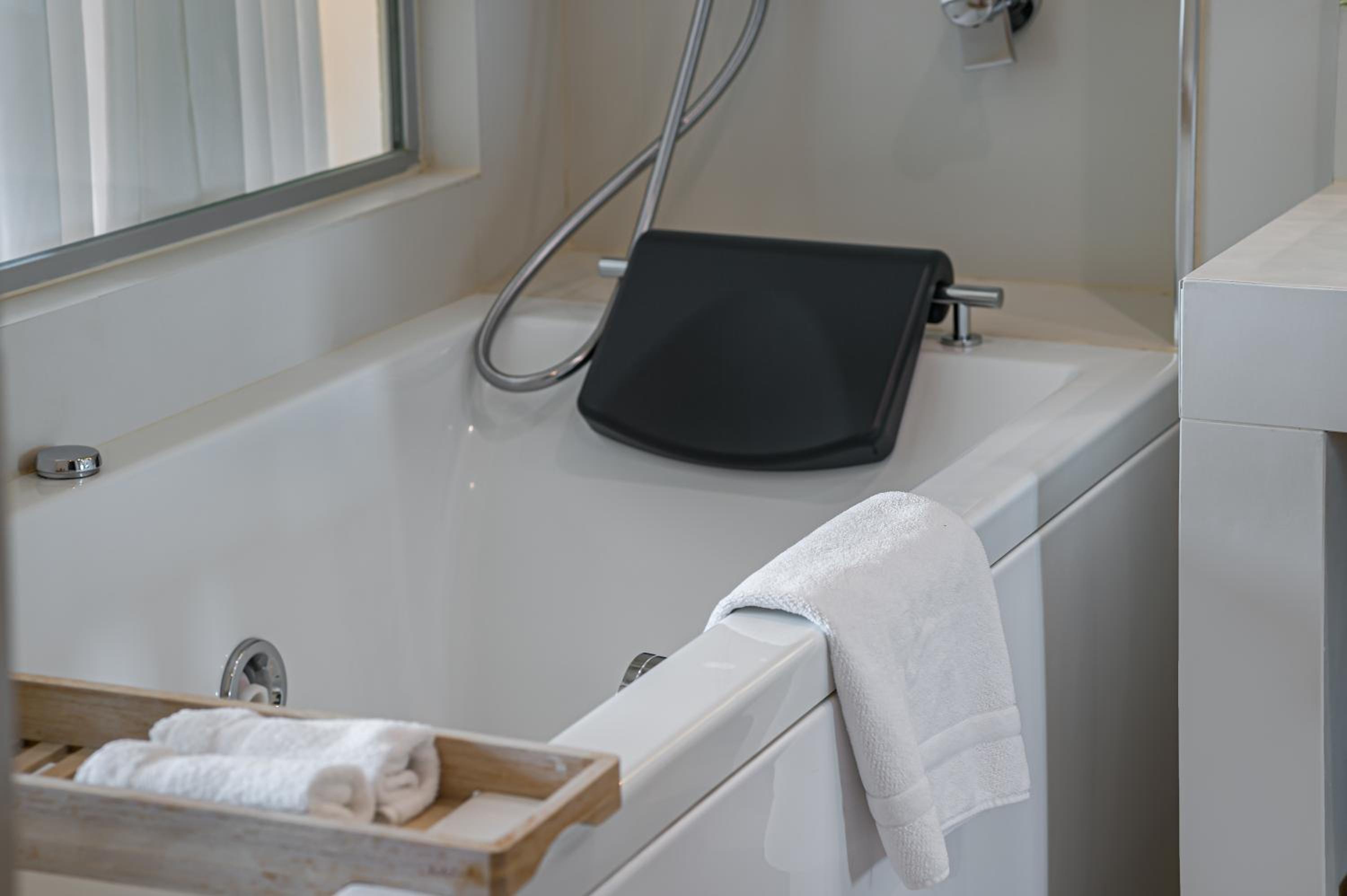 Suite with Lake View