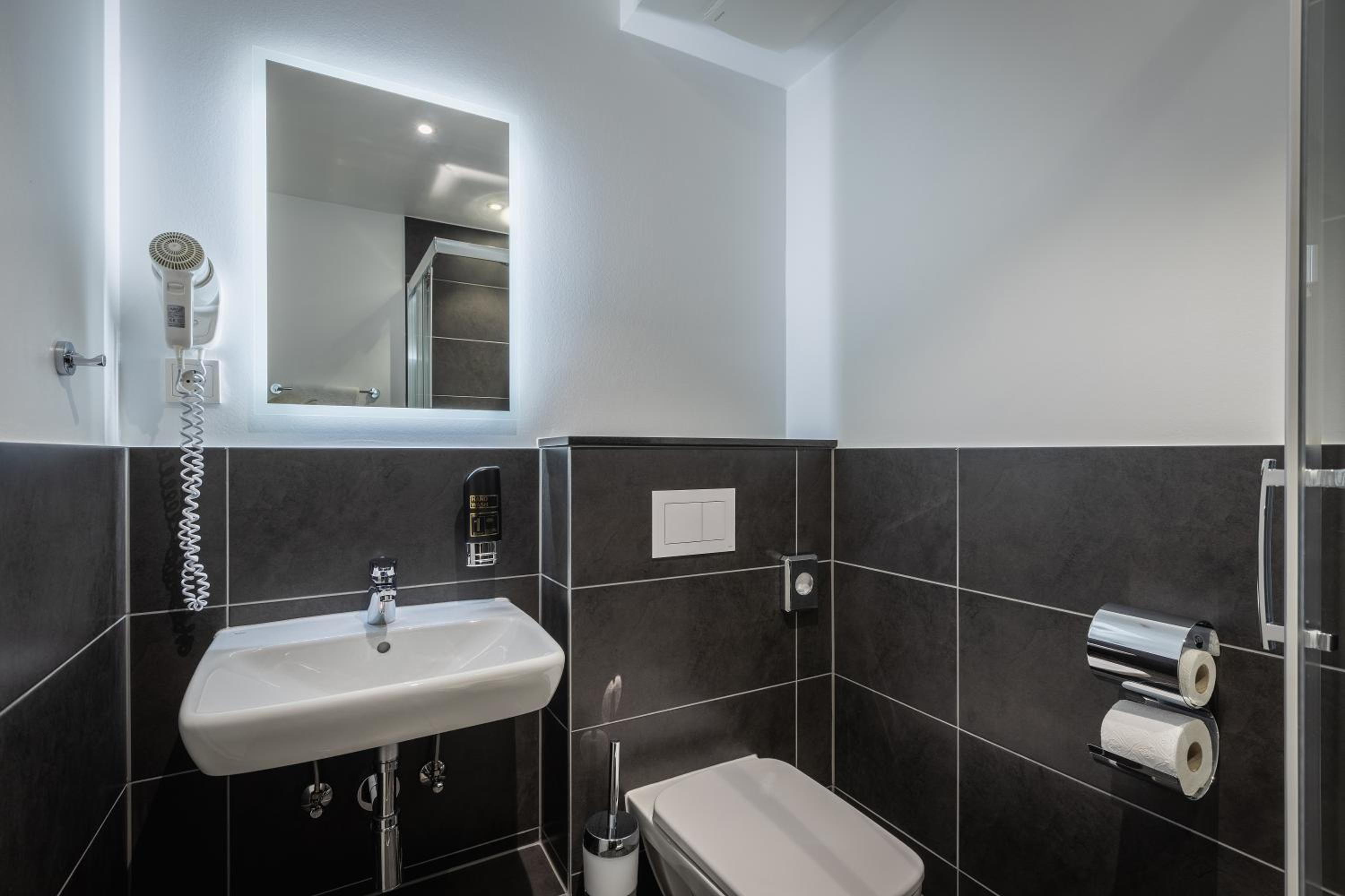 Double Room Large - City - Photo 6