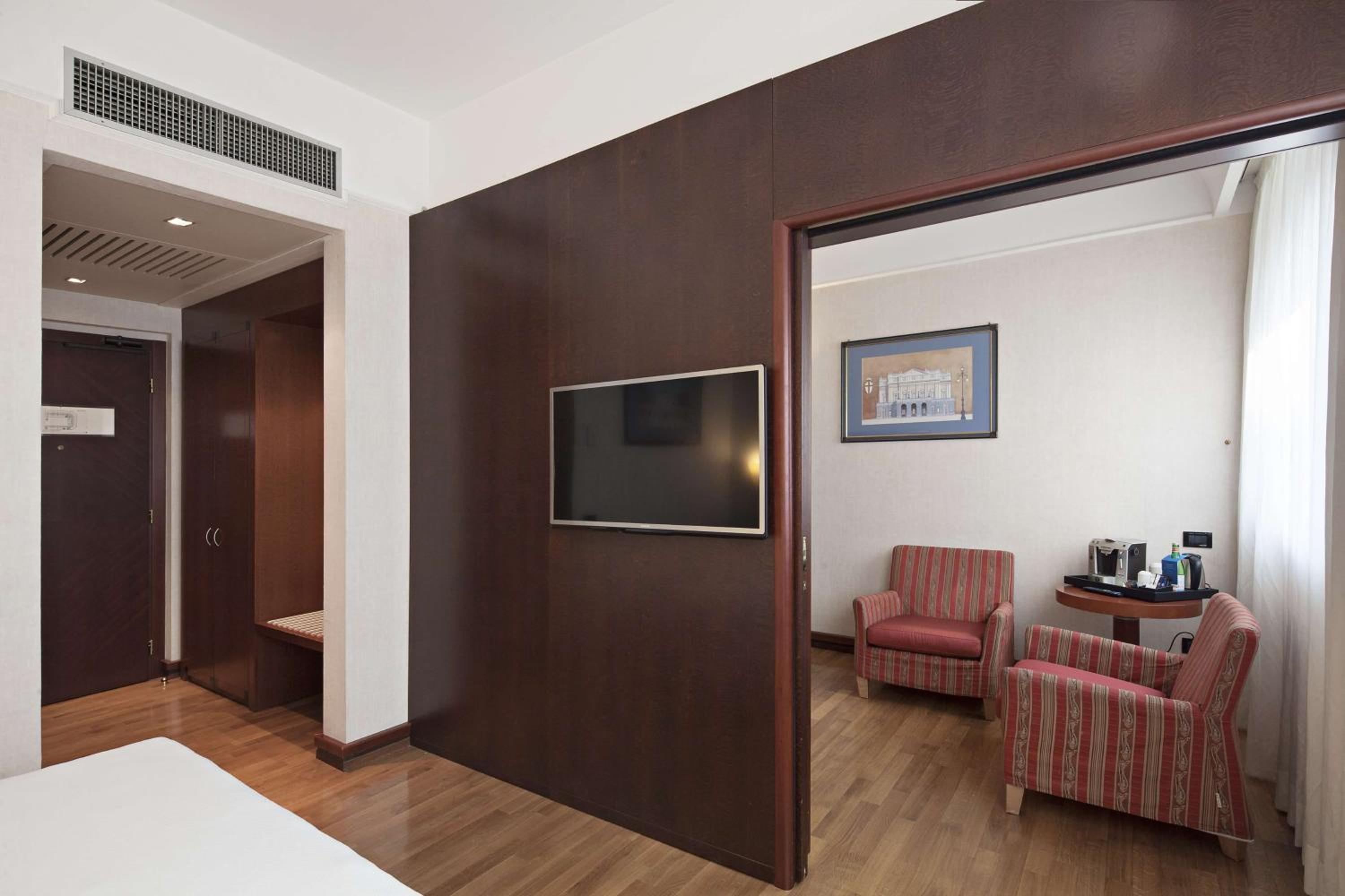 Junior Suite with Extra Bed (2 Adults + 1 Child)