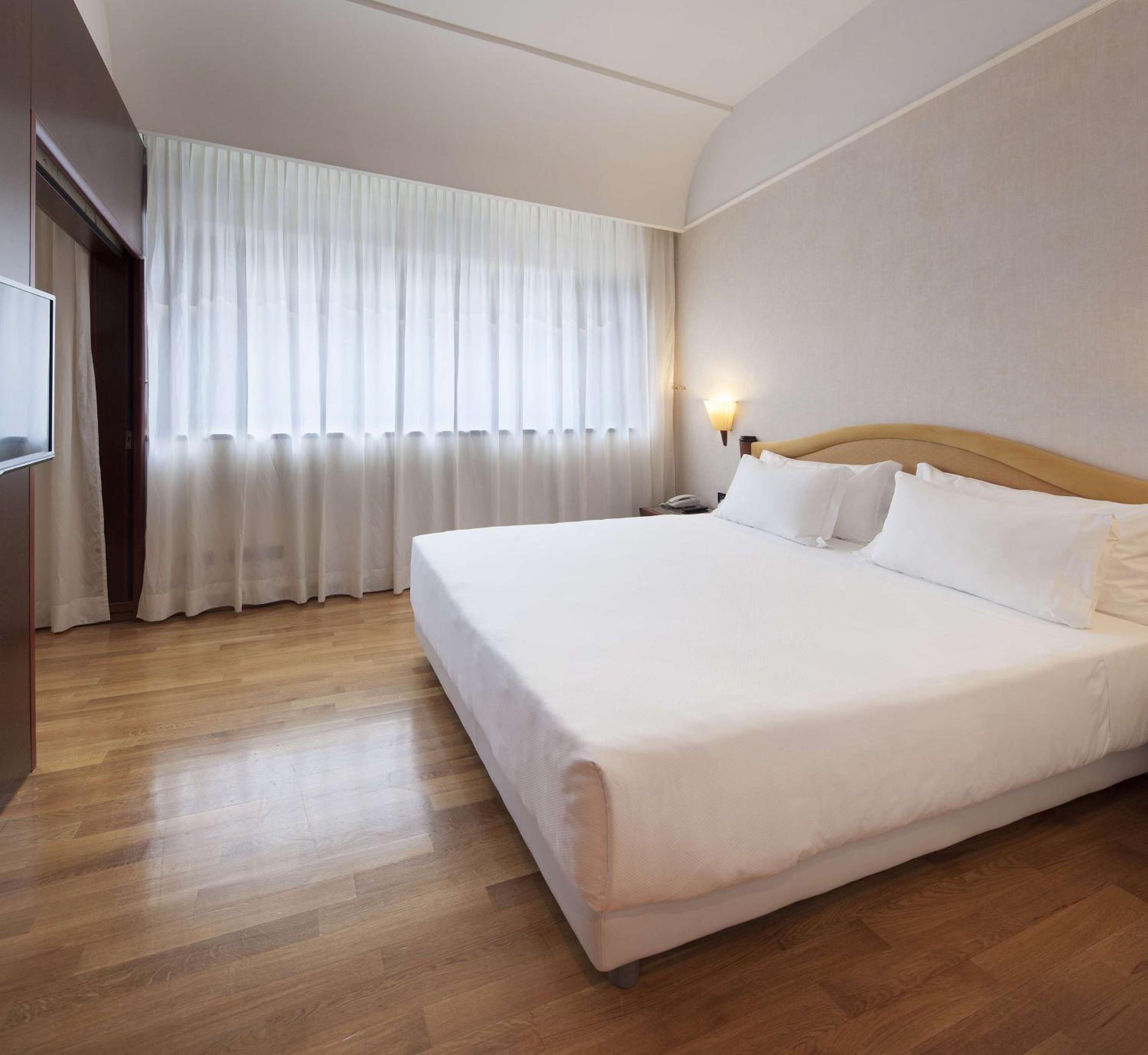 Junior Suite with Extra Bed (2 Adults + 1 Child)