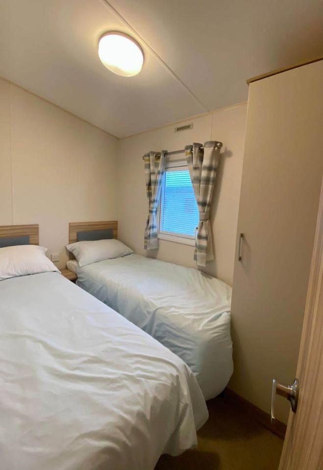 Two-Bedroom House photo 3