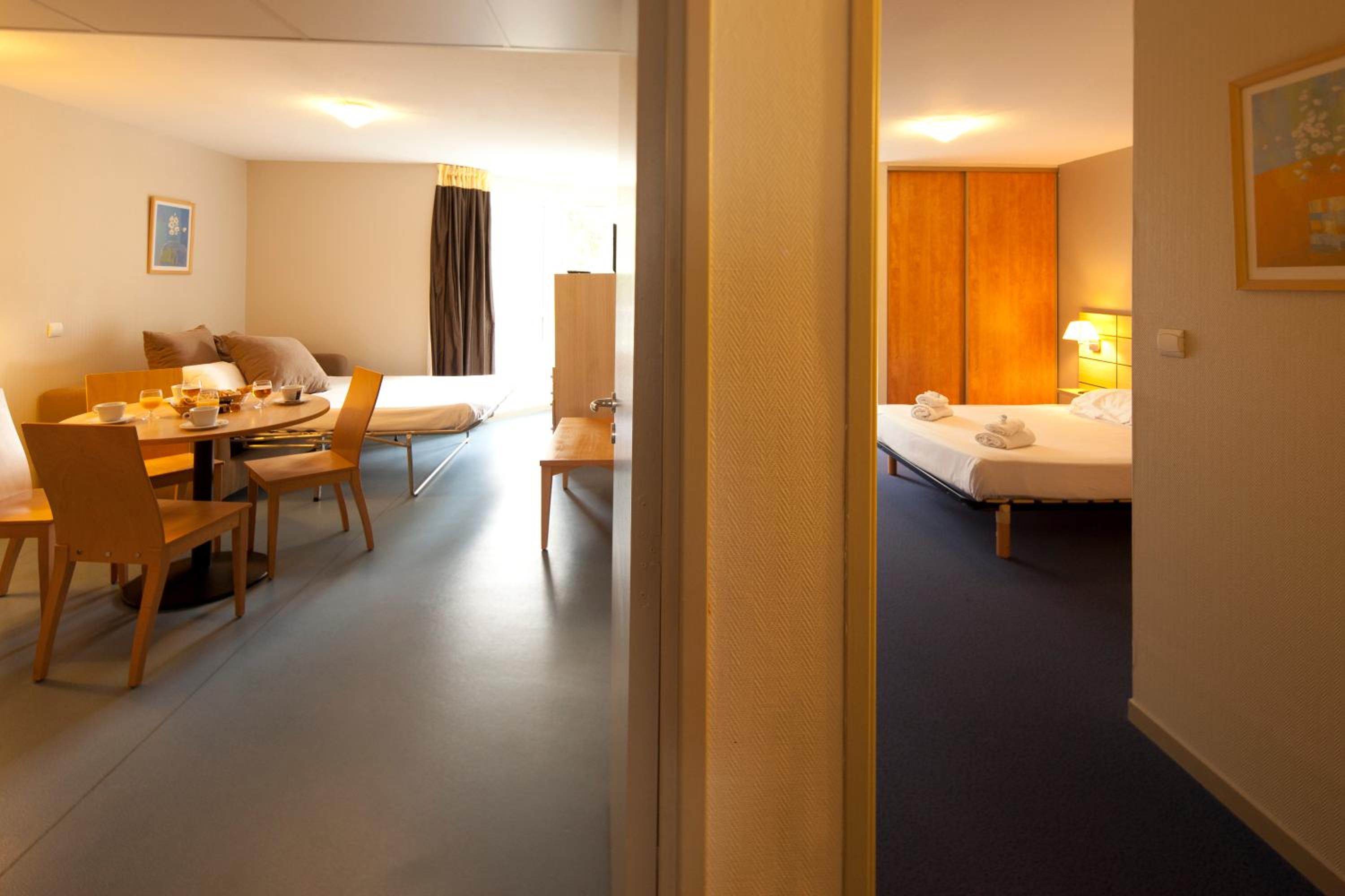One-Bedroom Apartment (4 Adults) - Photo 6