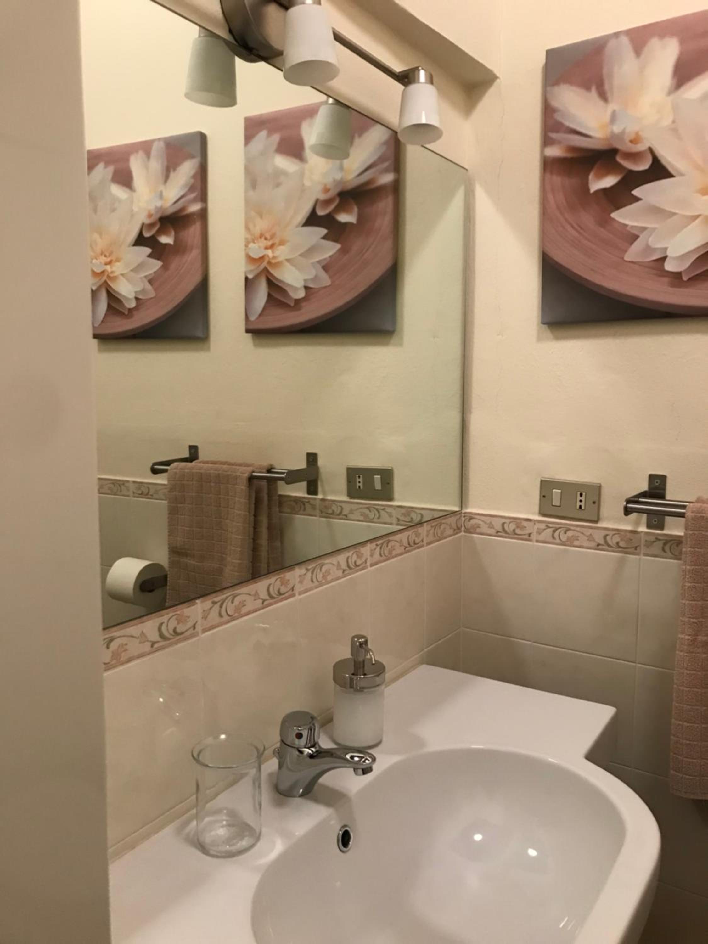 Double Room with Private Bathroom photo 3