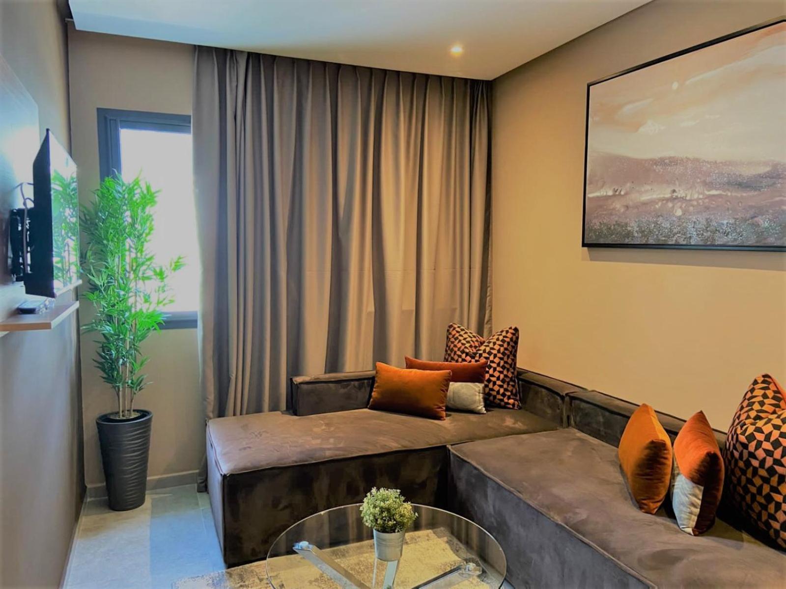 Executive Suite - Photo 7
