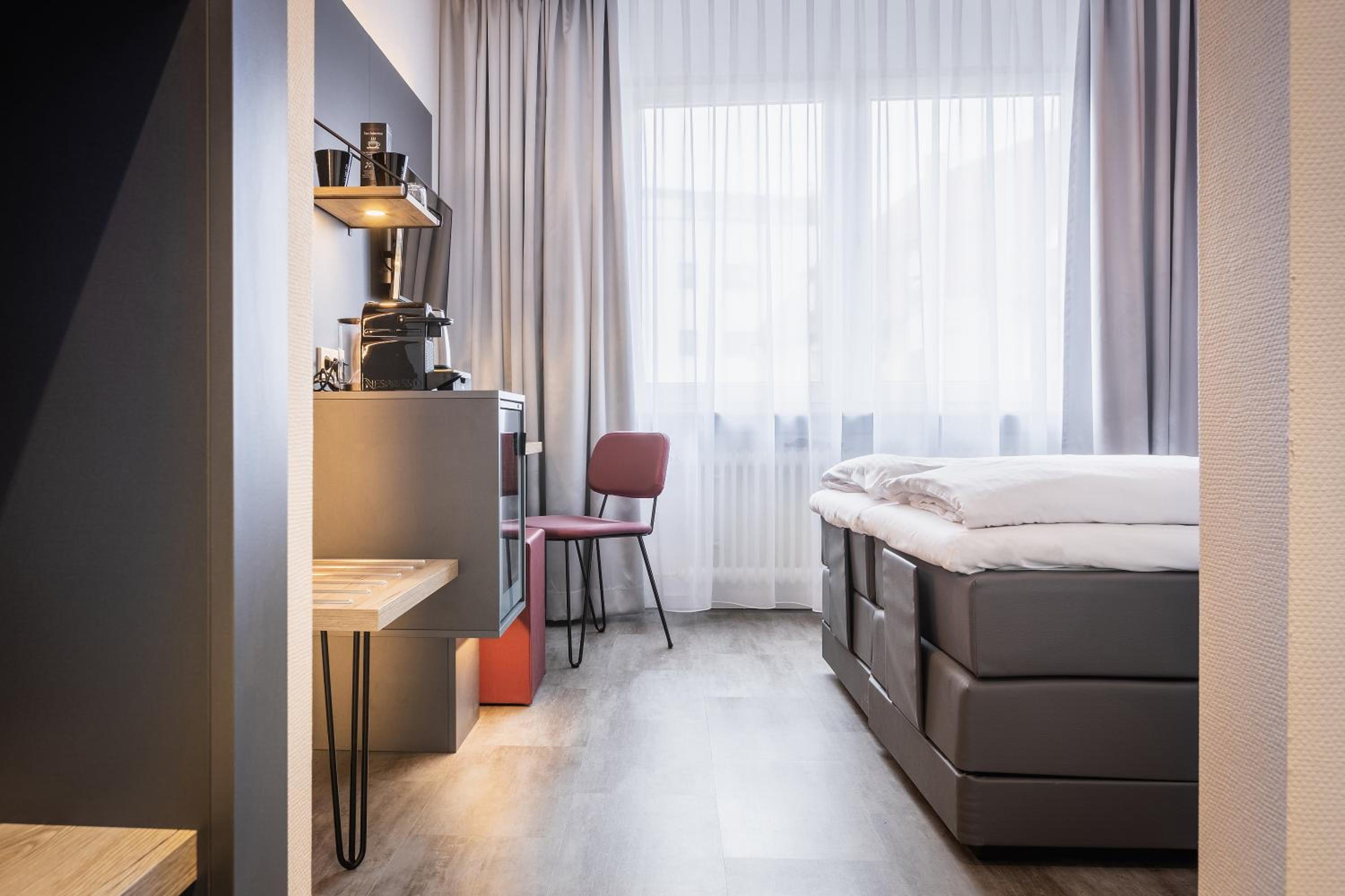 Double Room Large - City - Photo 15