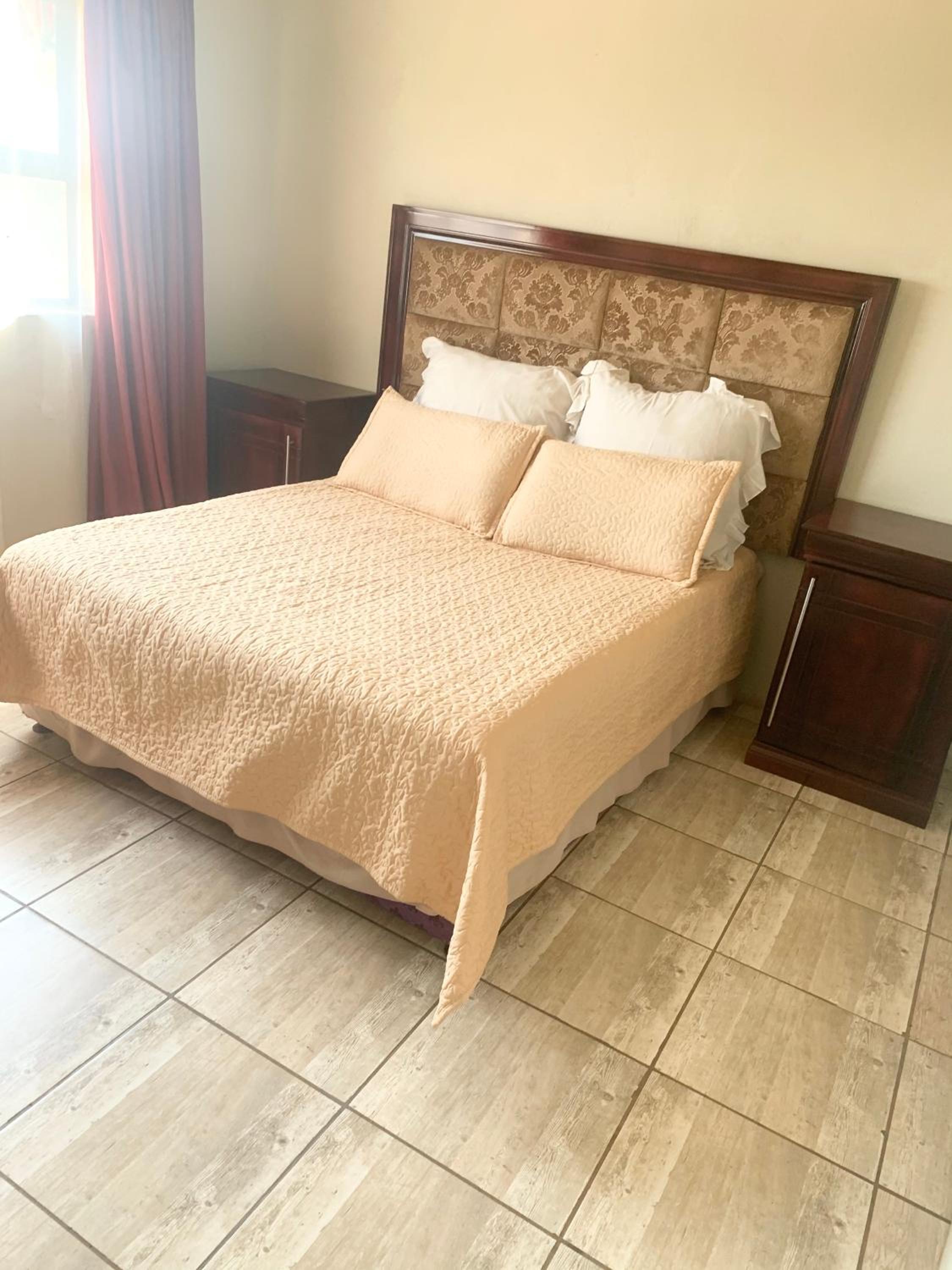 Deluxe Queen Room - Photo 27