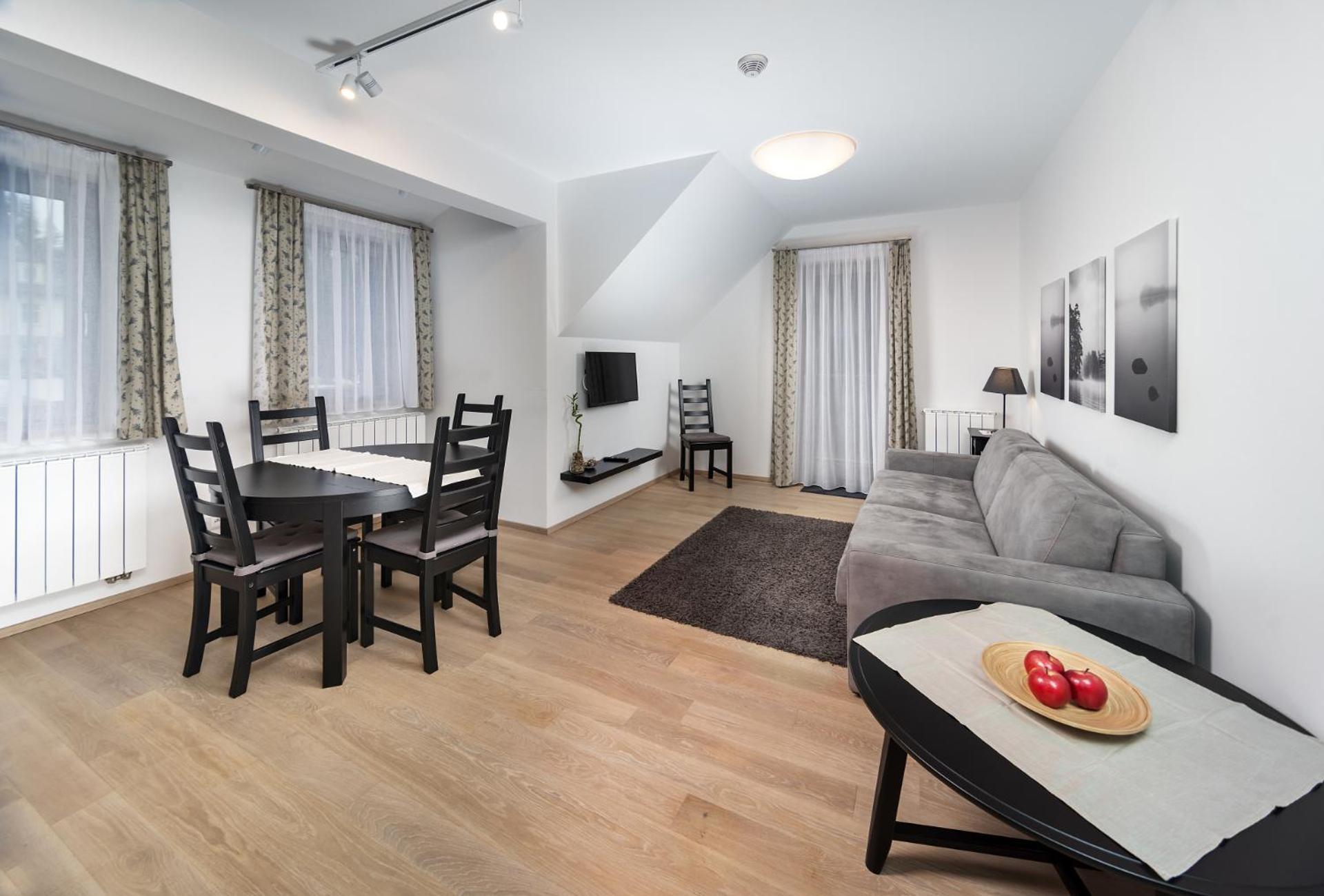 One-Bedroom Apartment - Photo 1