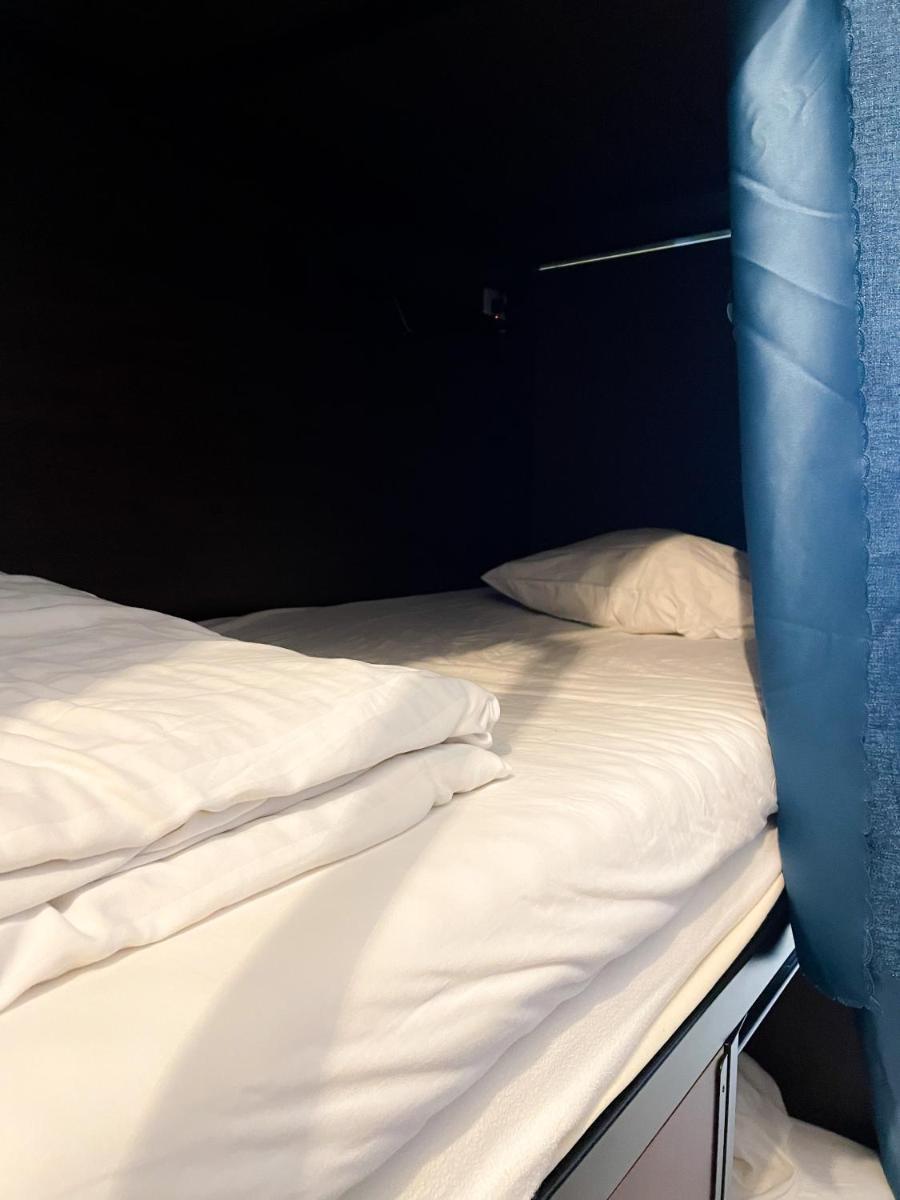 Bed in 4-Bed Mixed Dormitory Room photo 2