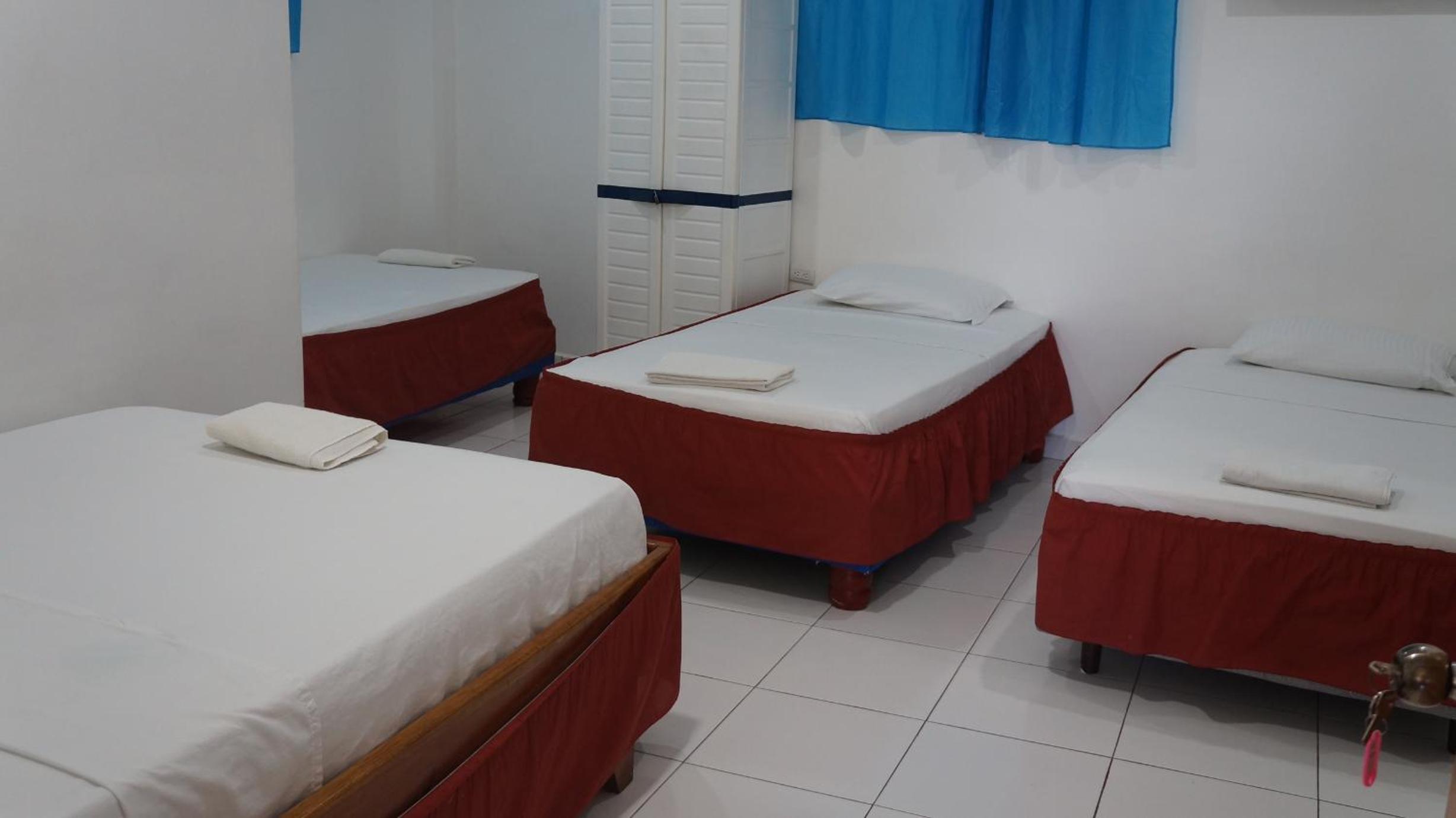 Quadruple Room with Private Bathroom photo 3