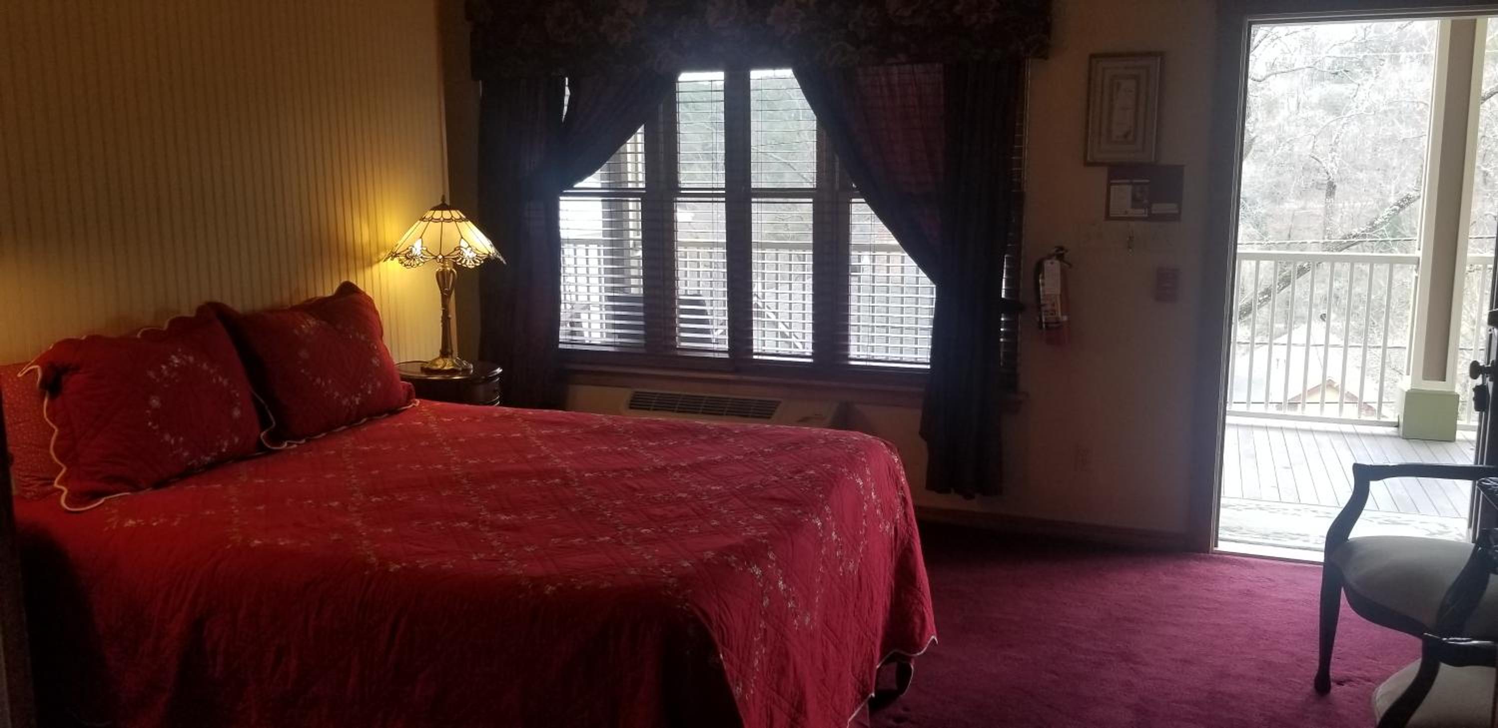 Valentine Suite at All Seasons Inn