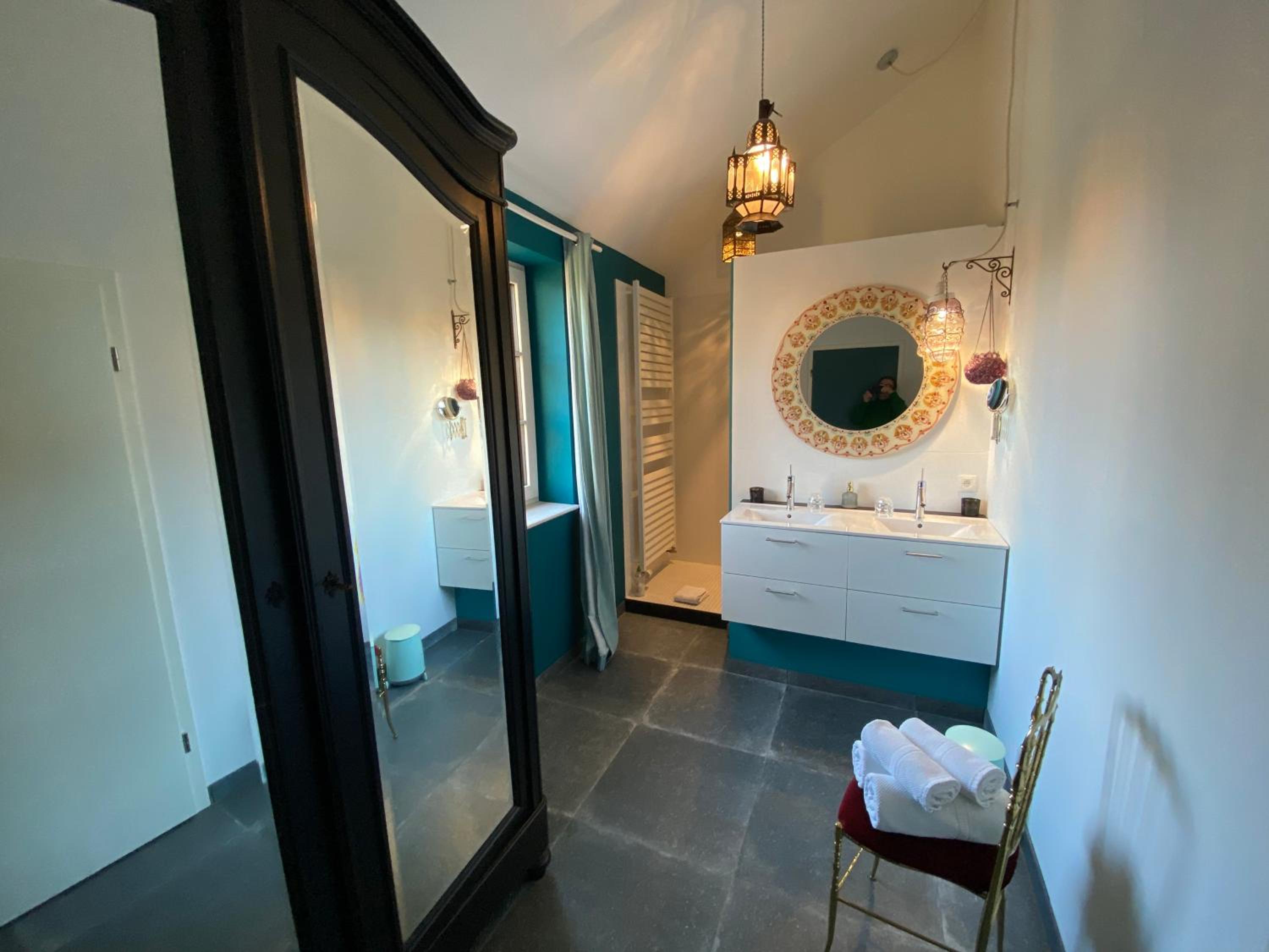 Family Room with Bathroom photo 3