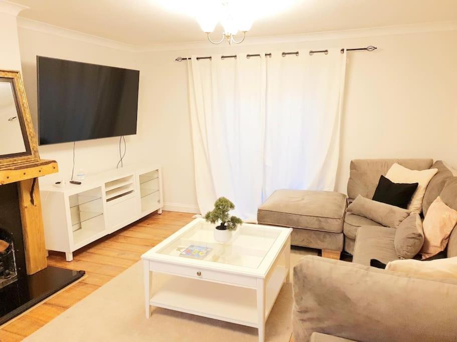 Three-Bedroom House photo 1