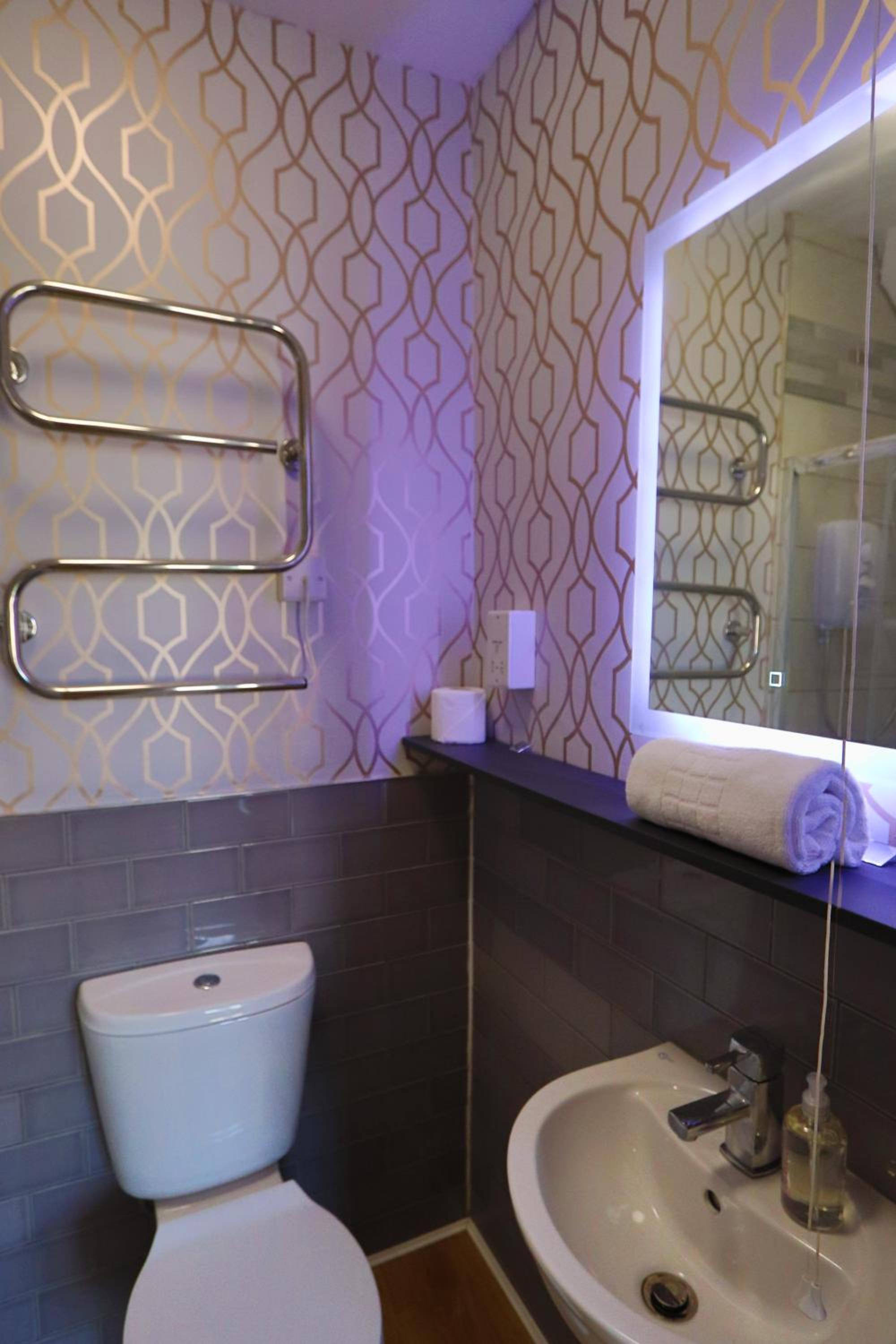 Deluxe Double Room - Photo 9
