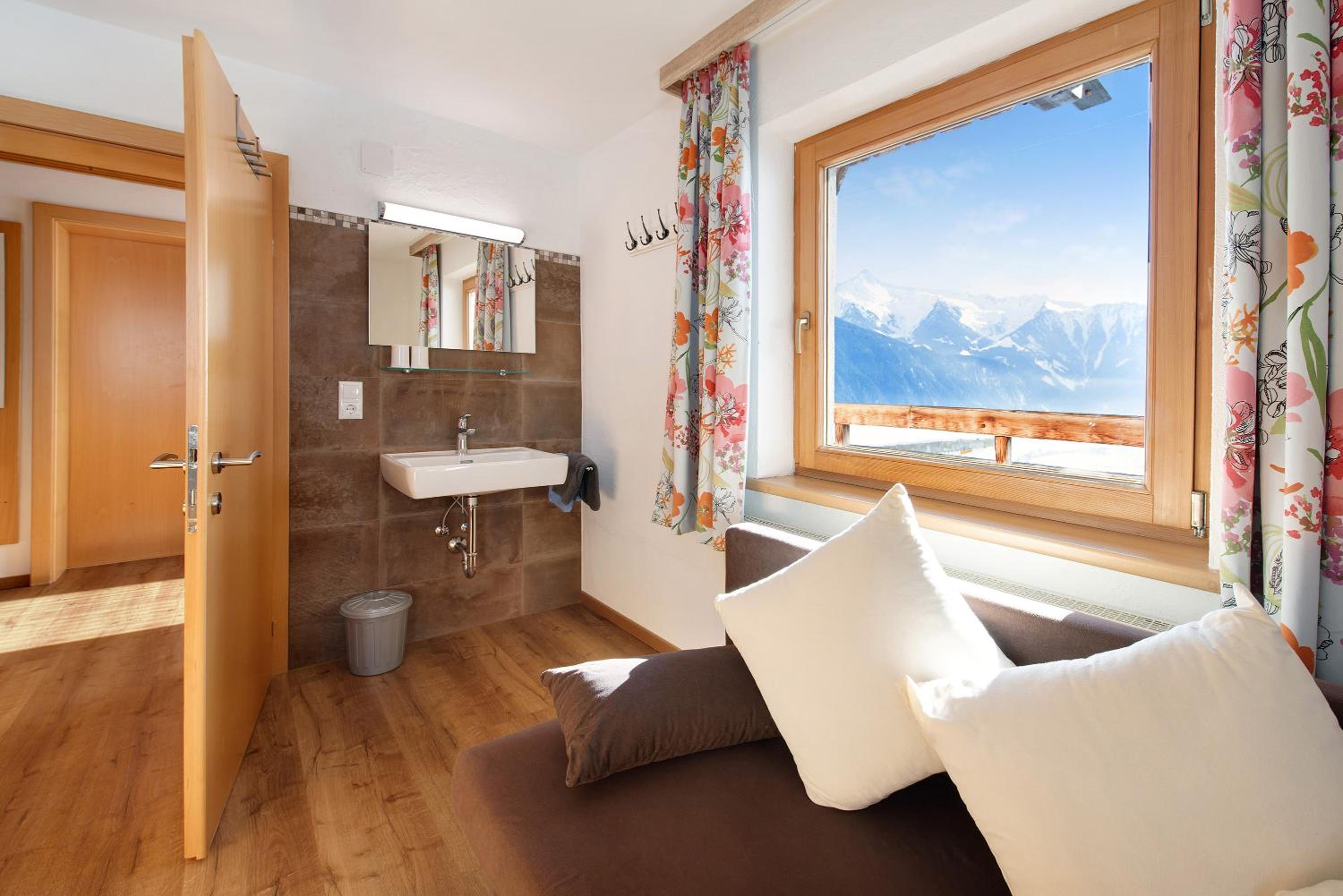 Superior Apartment with City View photo 2