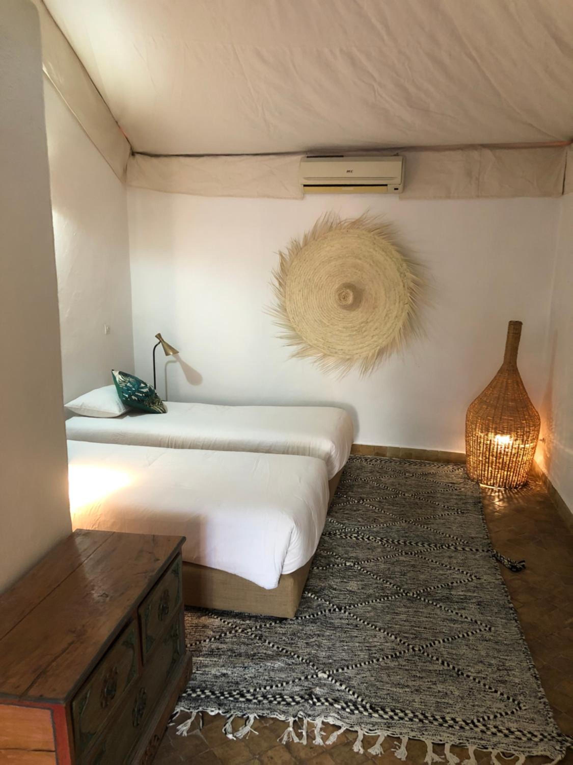 Classic Tent (2 Adults) photo 3