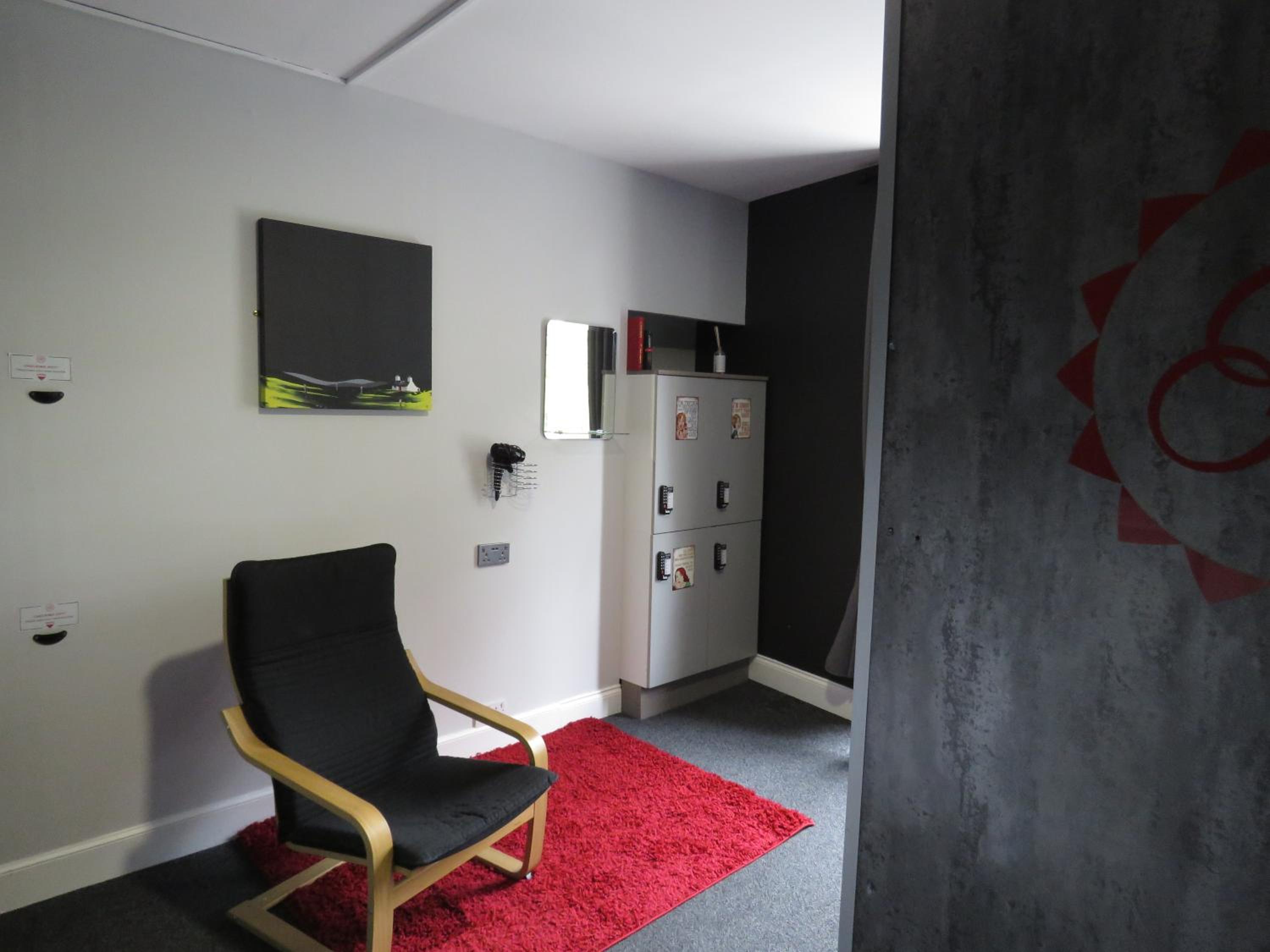 Bed in 4-Bed Female Dormitory Room photo 2