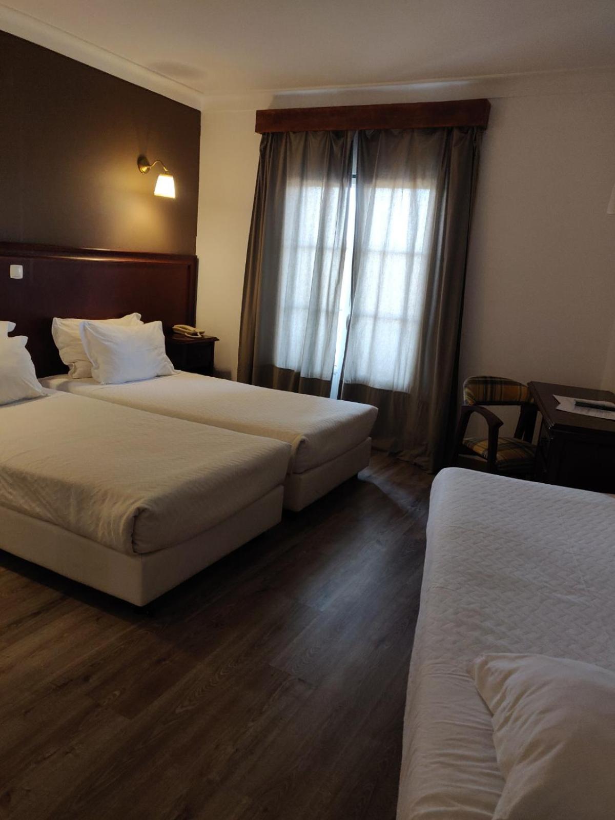 Quarto Familiar (2 adultos + 2 crianças)