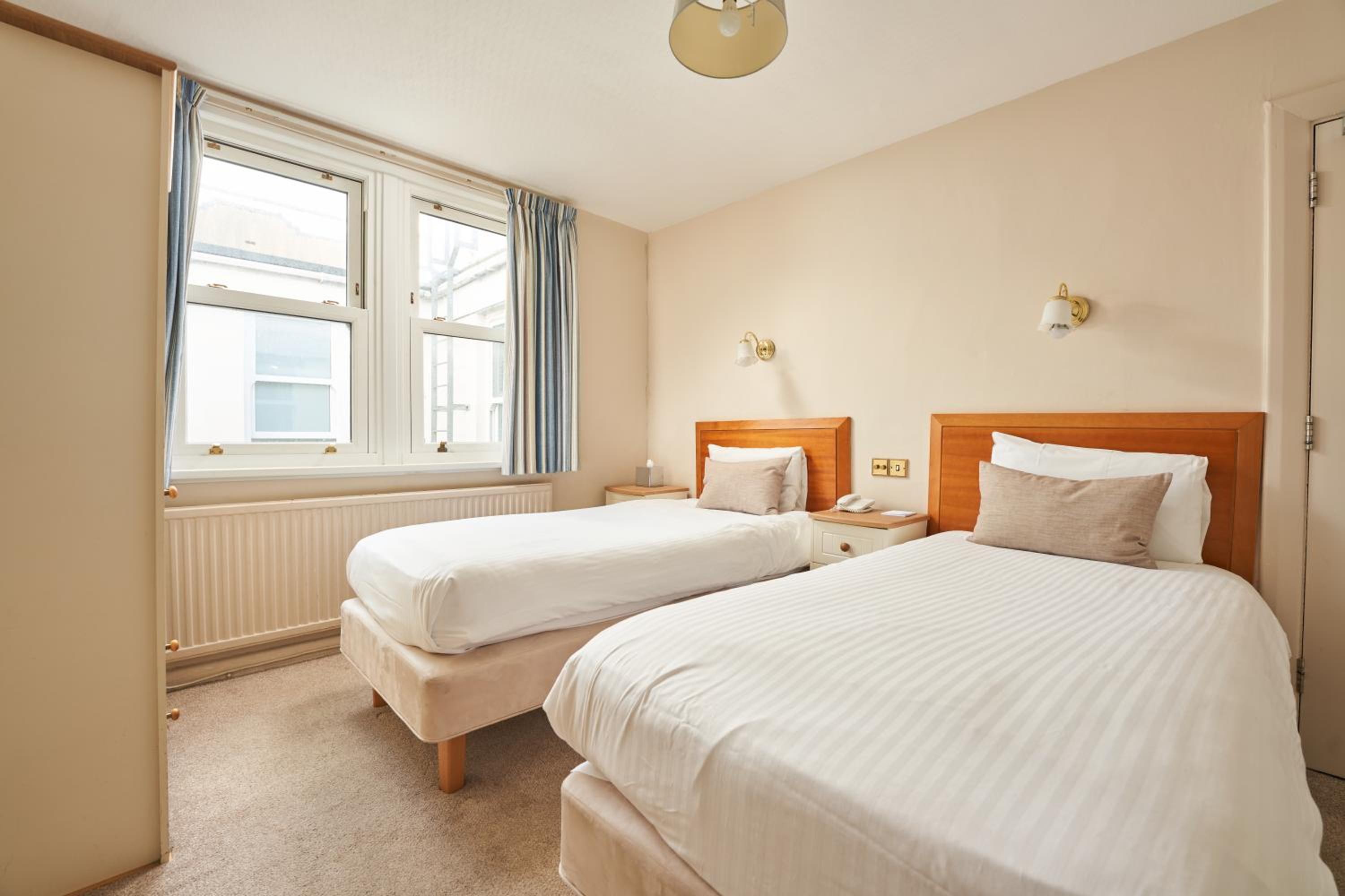 Budget Twin Room photo 1