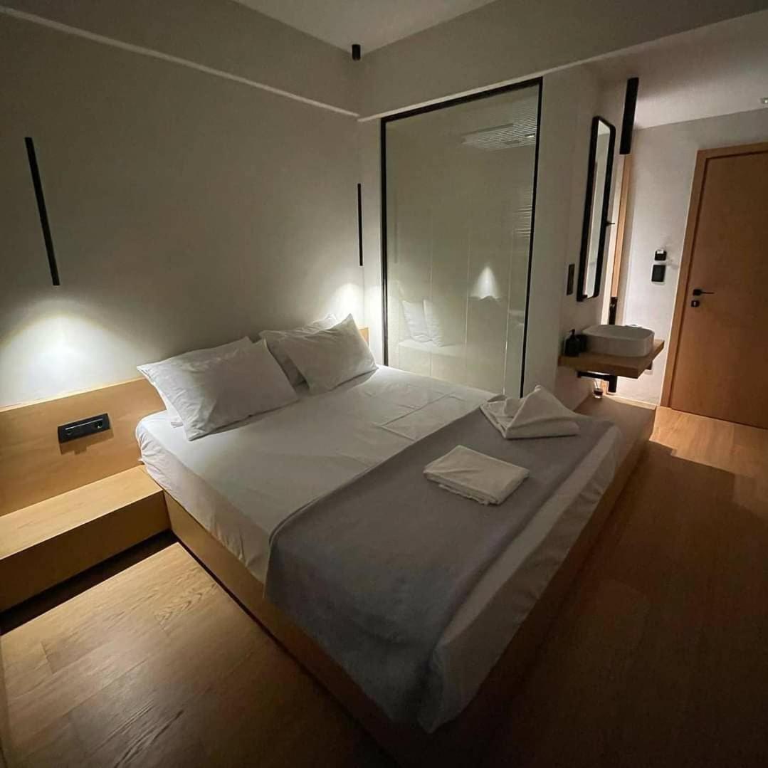 Deluxe Double Room with Balcony photo 1