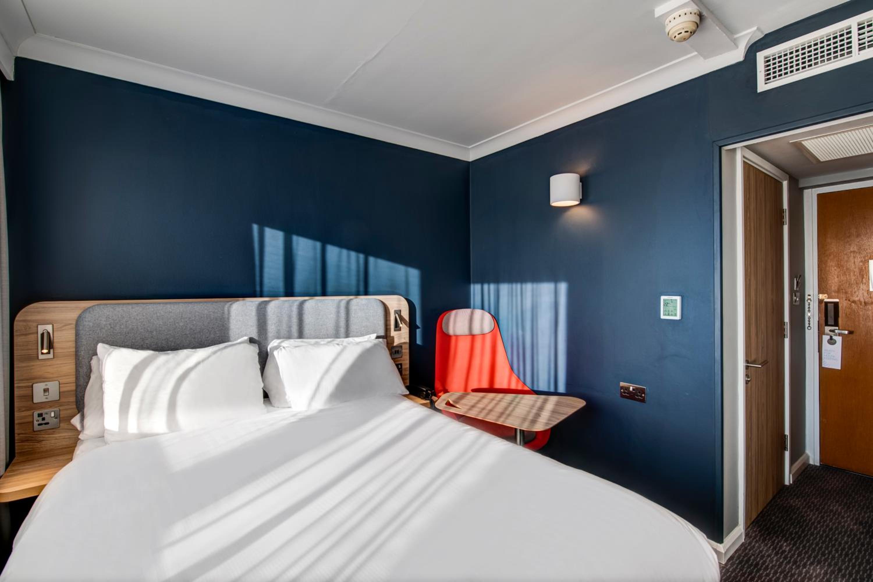 Standard Double Room with Free Hot Breakfast