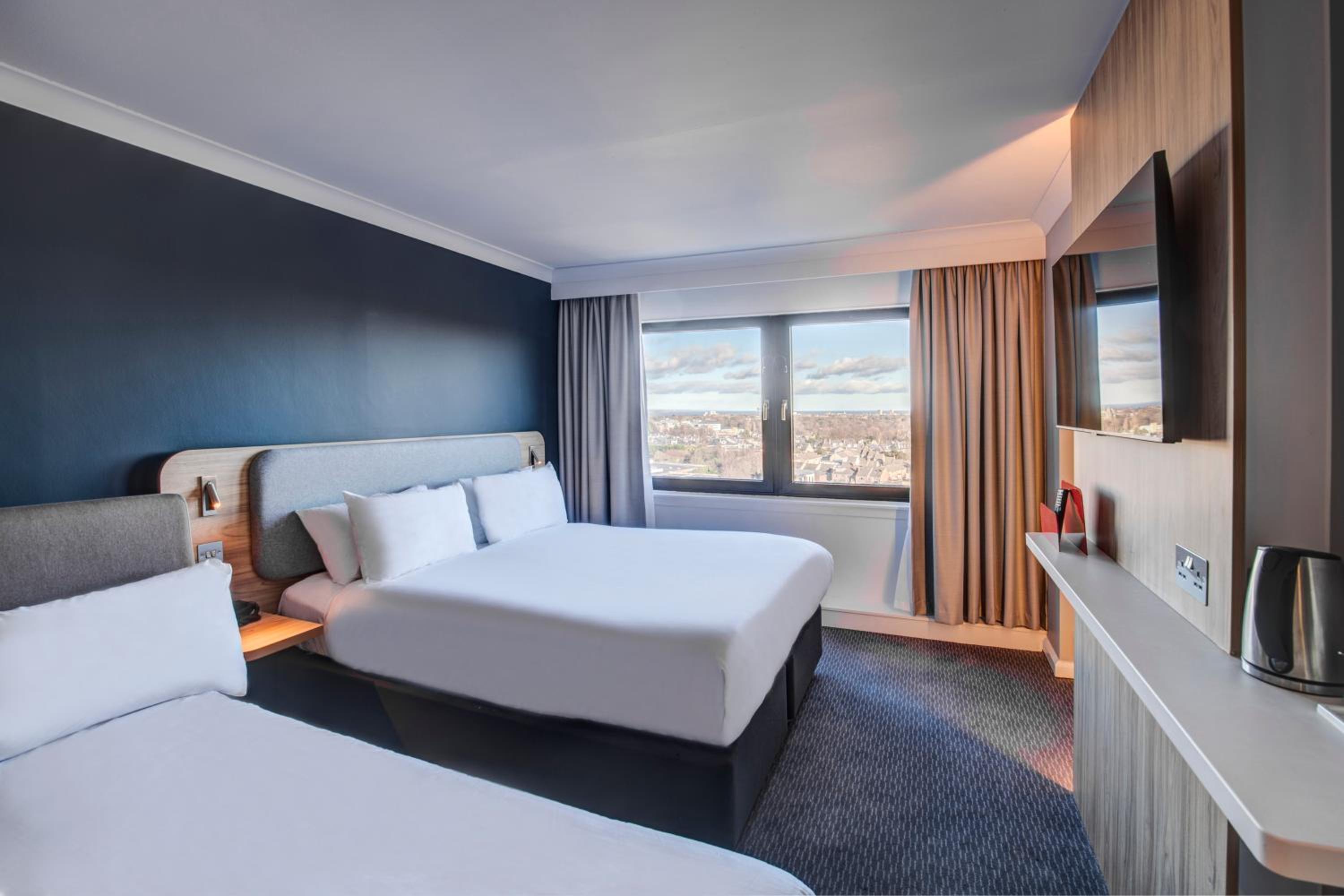 Standard Double Room with Sofa Bed and Free Hot Breakfast