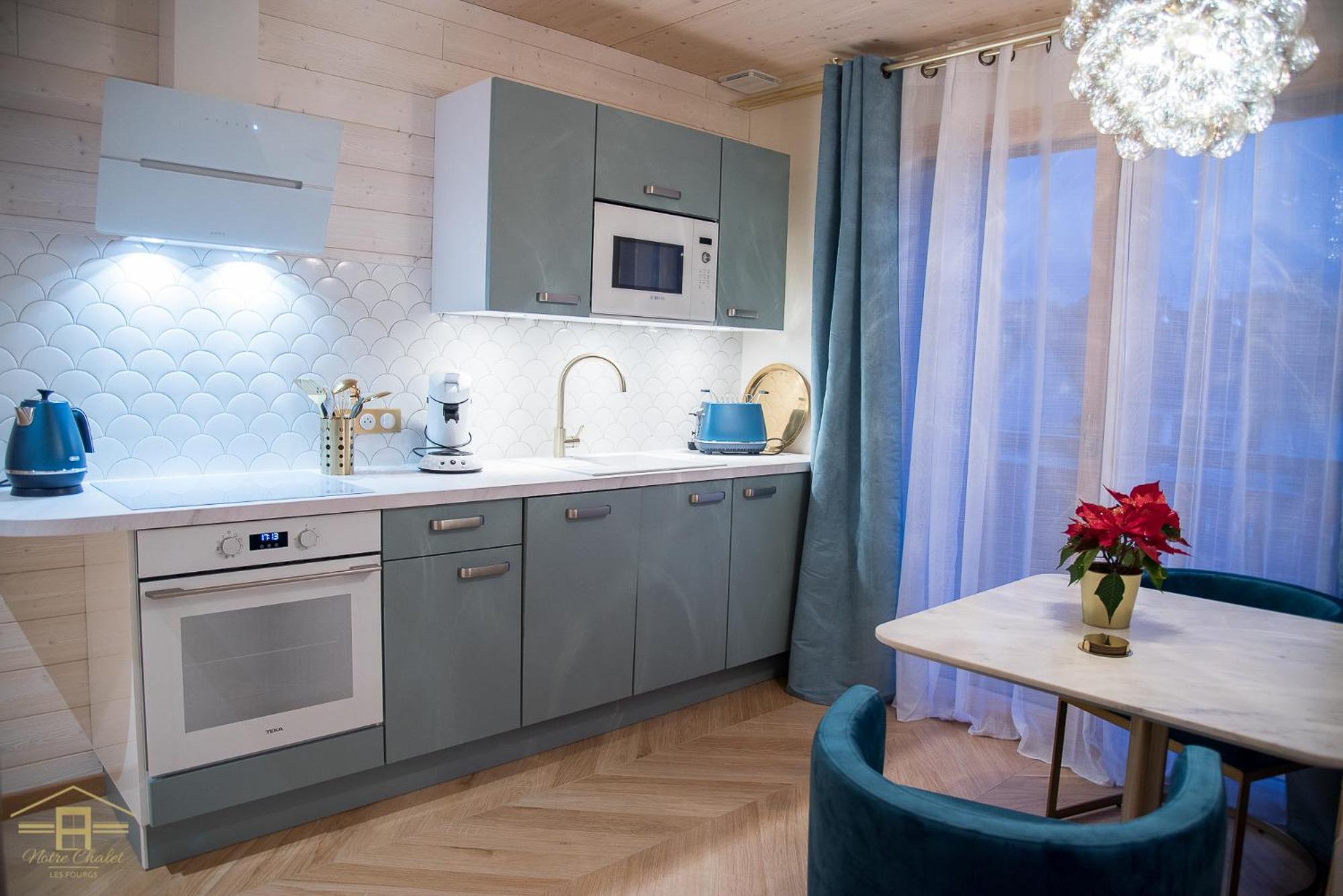One-Bedroom Apartment - Art Deco  photo 3