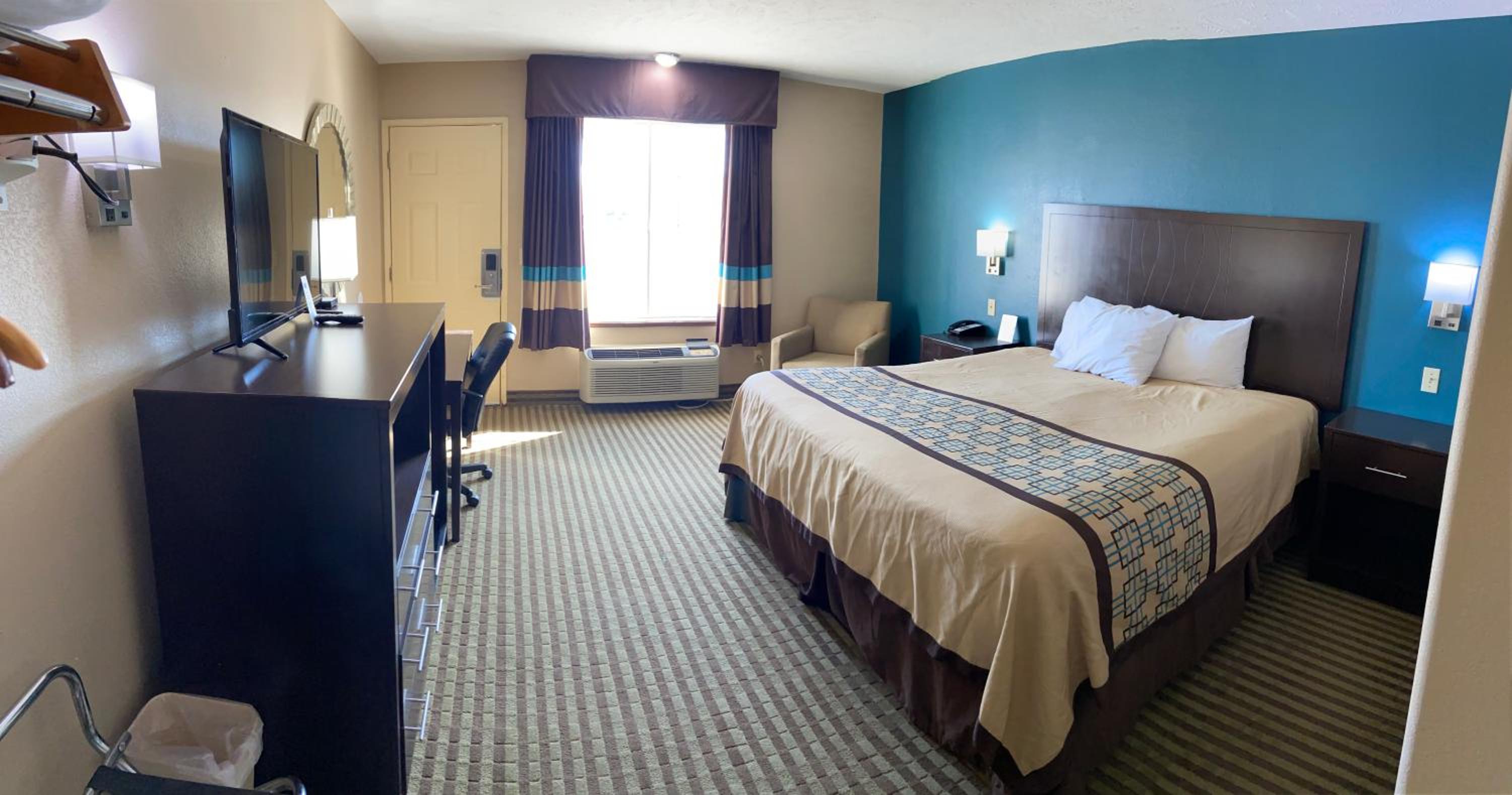King Room - Non-Smoking - Photo 2