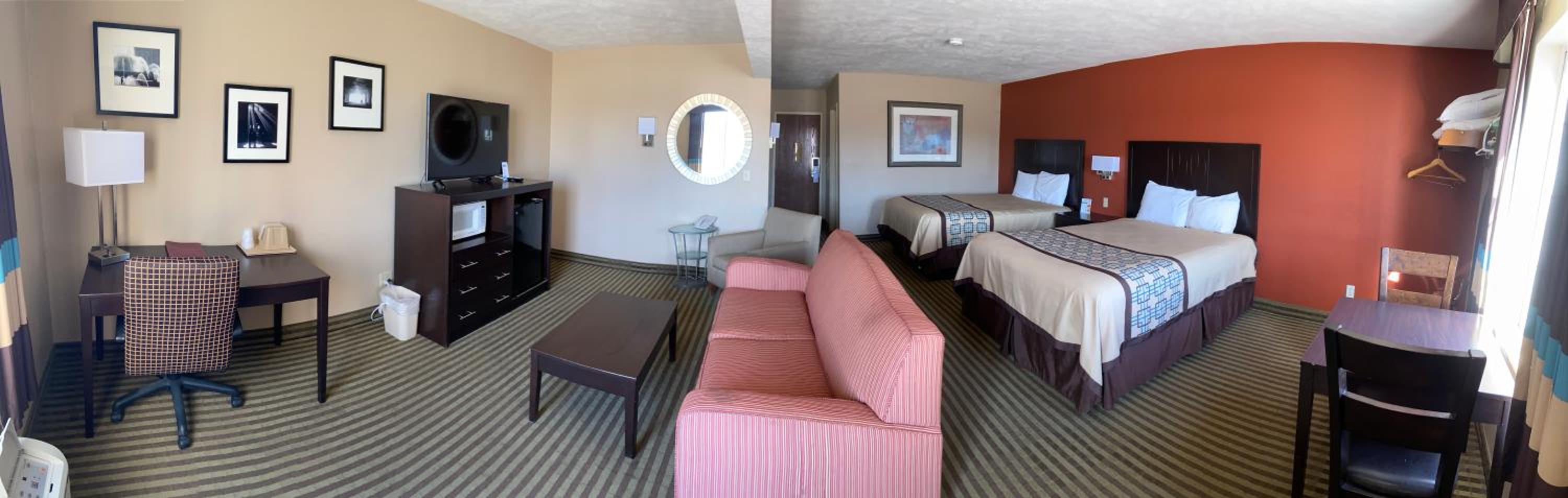 Deluxe Family Suite - Photo 3