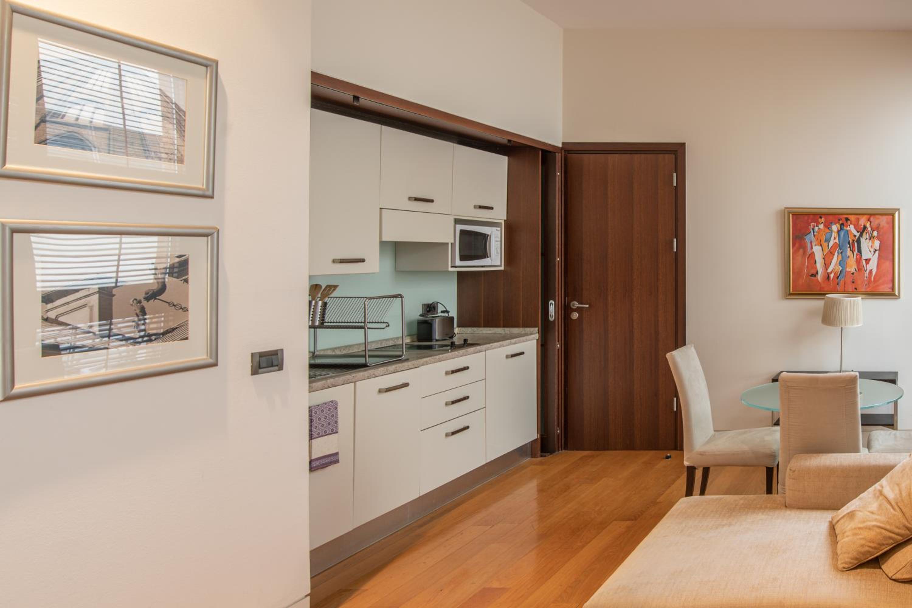 One-Bedroom Apartment photo 2