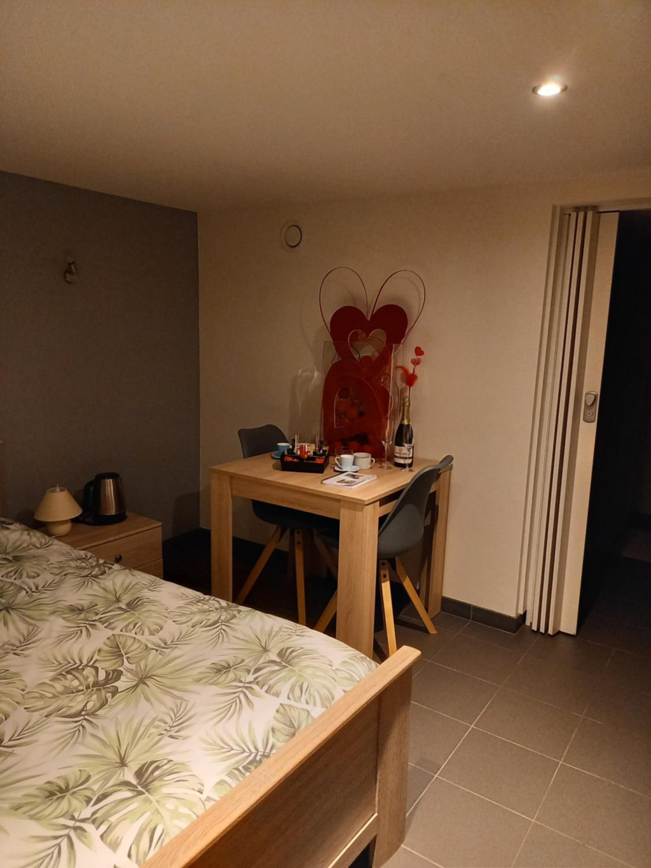 Budget Double Room photo 2