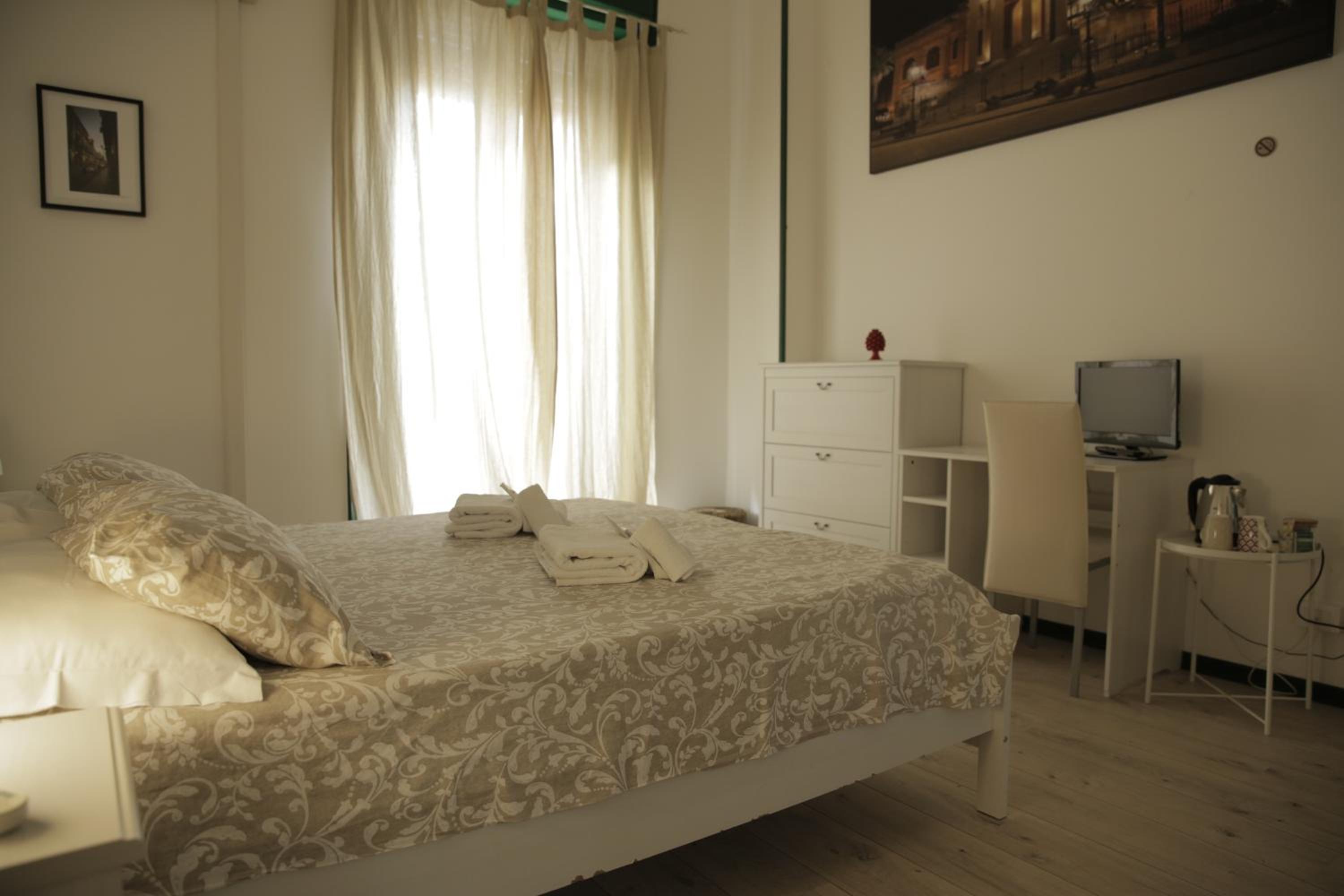 Double Room with Private External Bathroom photo 3