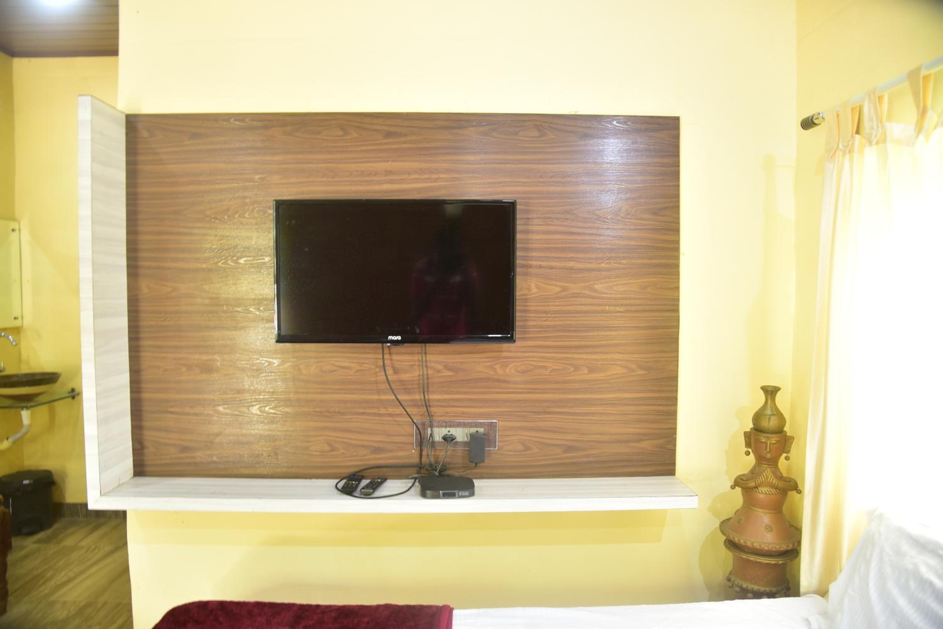 King Room with Two King Beds photo 2