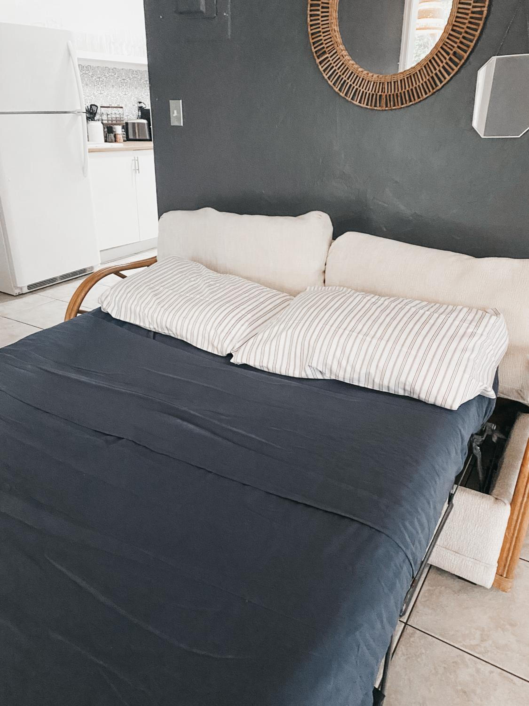 One-Bedroom Apartment - Photo 10