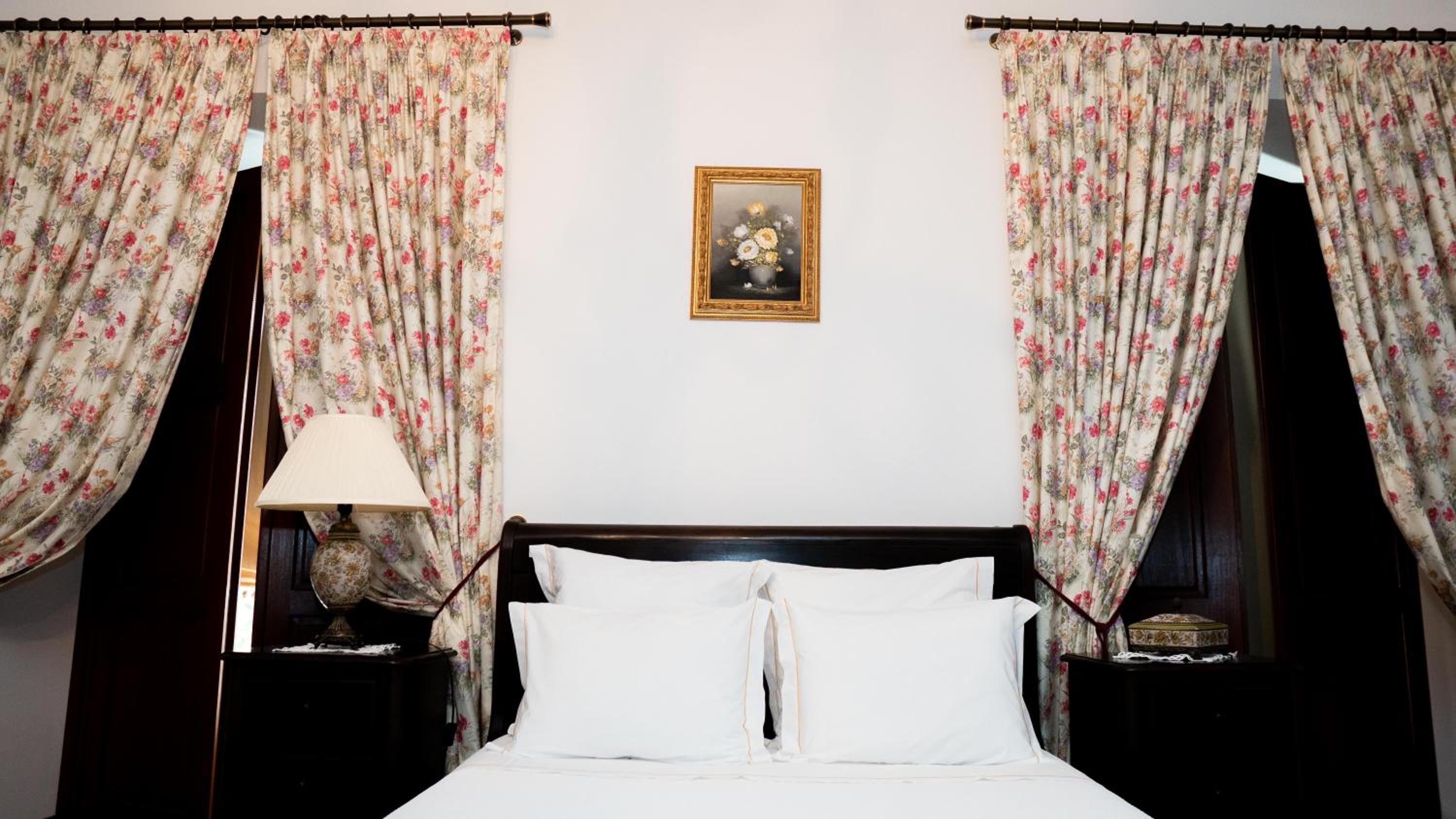 Deluxe Suite with Spa Bath