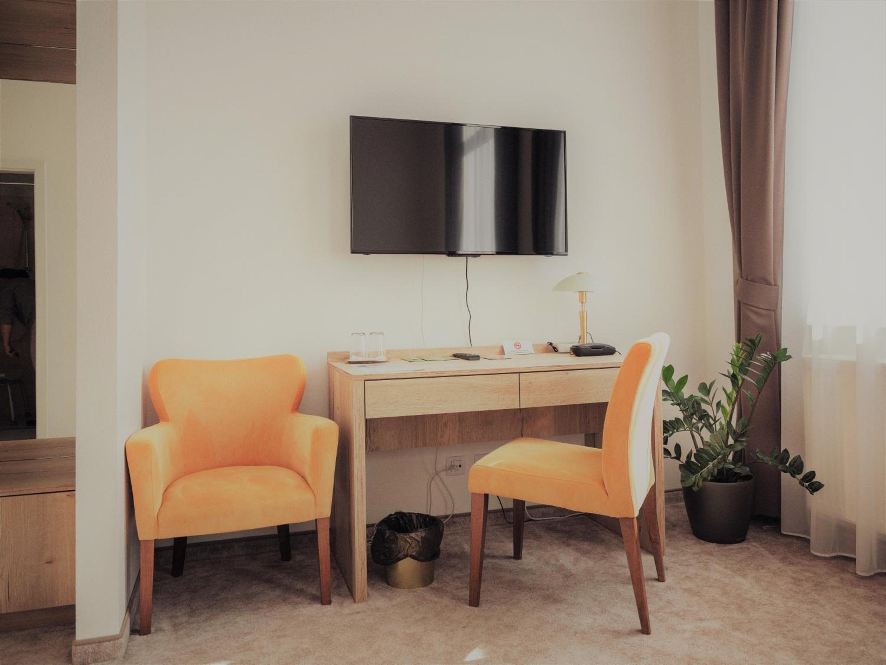 Double or Twin Room - Photo 11