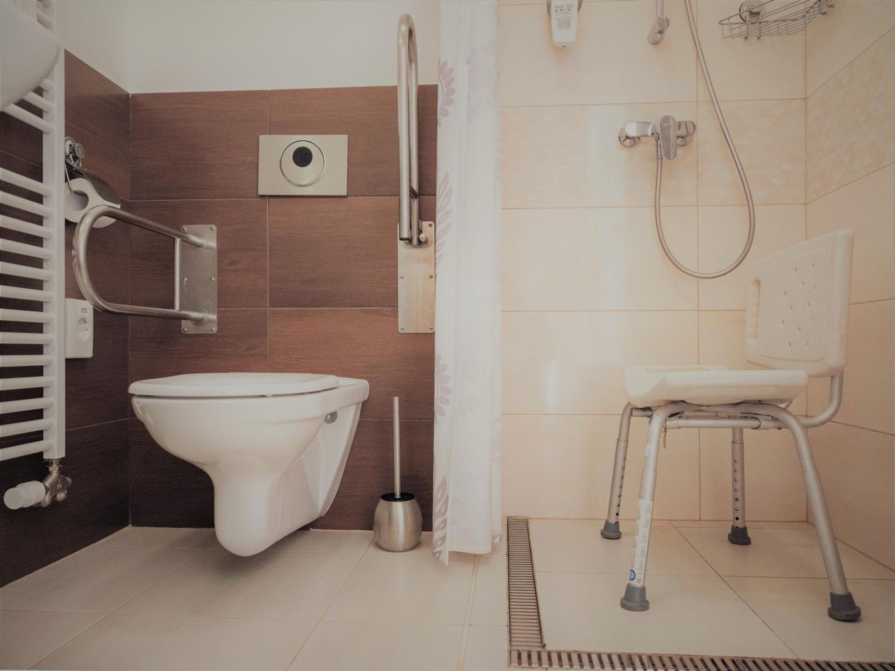 Double Room - Disability Access - Photo 5