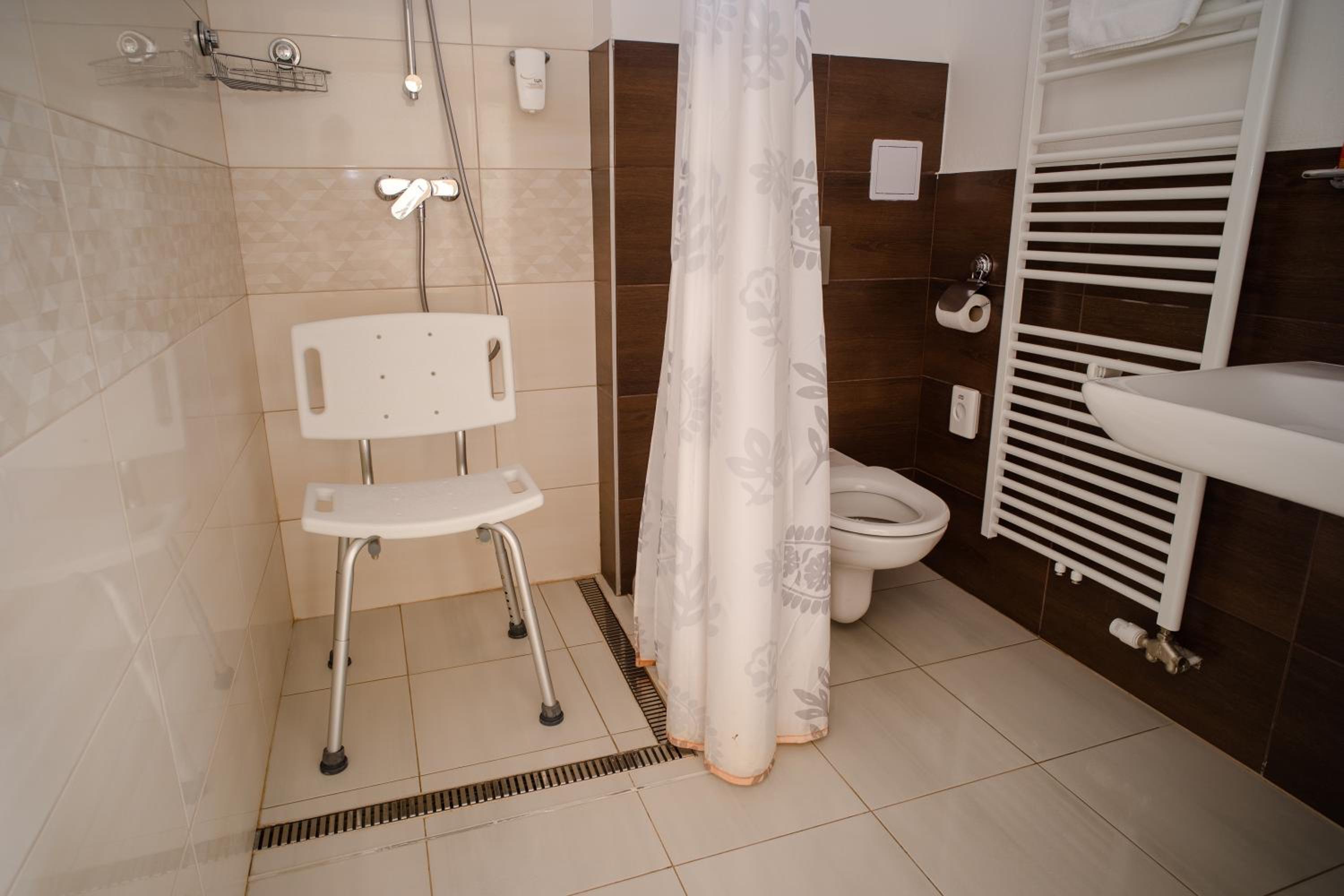 Double Room - Disability Access - Photo 6