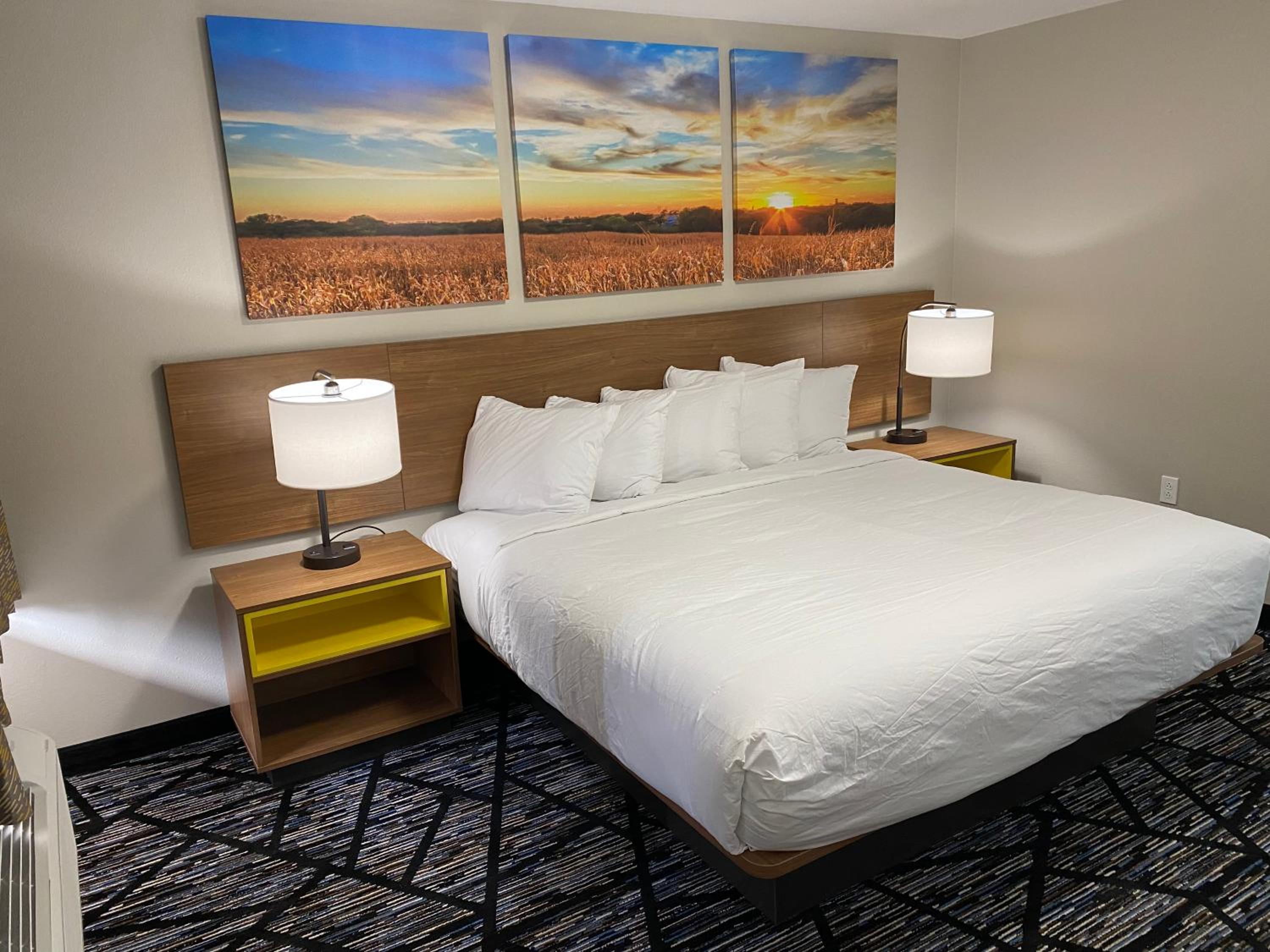 King Room - Non-Smoking - Photo 1